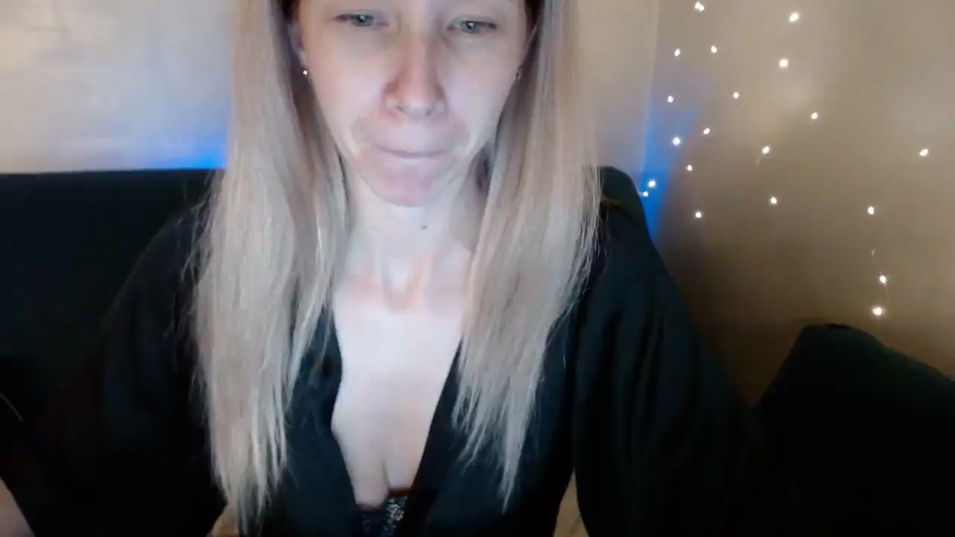 Gallery image thumbnail from Monika_lucci's myfreecams stream on, 11/16/2025, 20:00 image 19 of 20