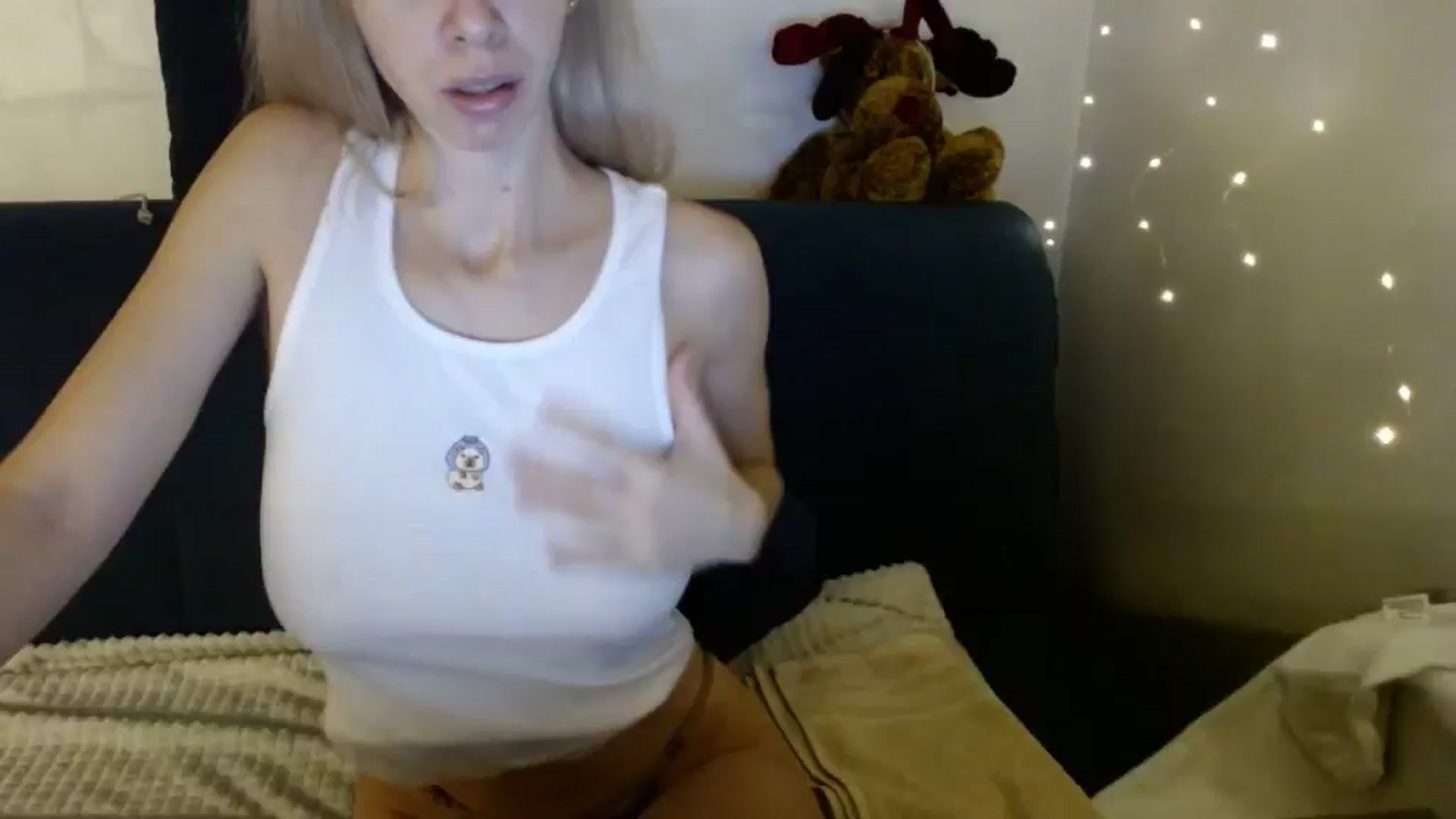 Gallery image thumbnail from Monika_lucci's myfreecams stream on, 12/18/2025, 15:13 image 1 of 20