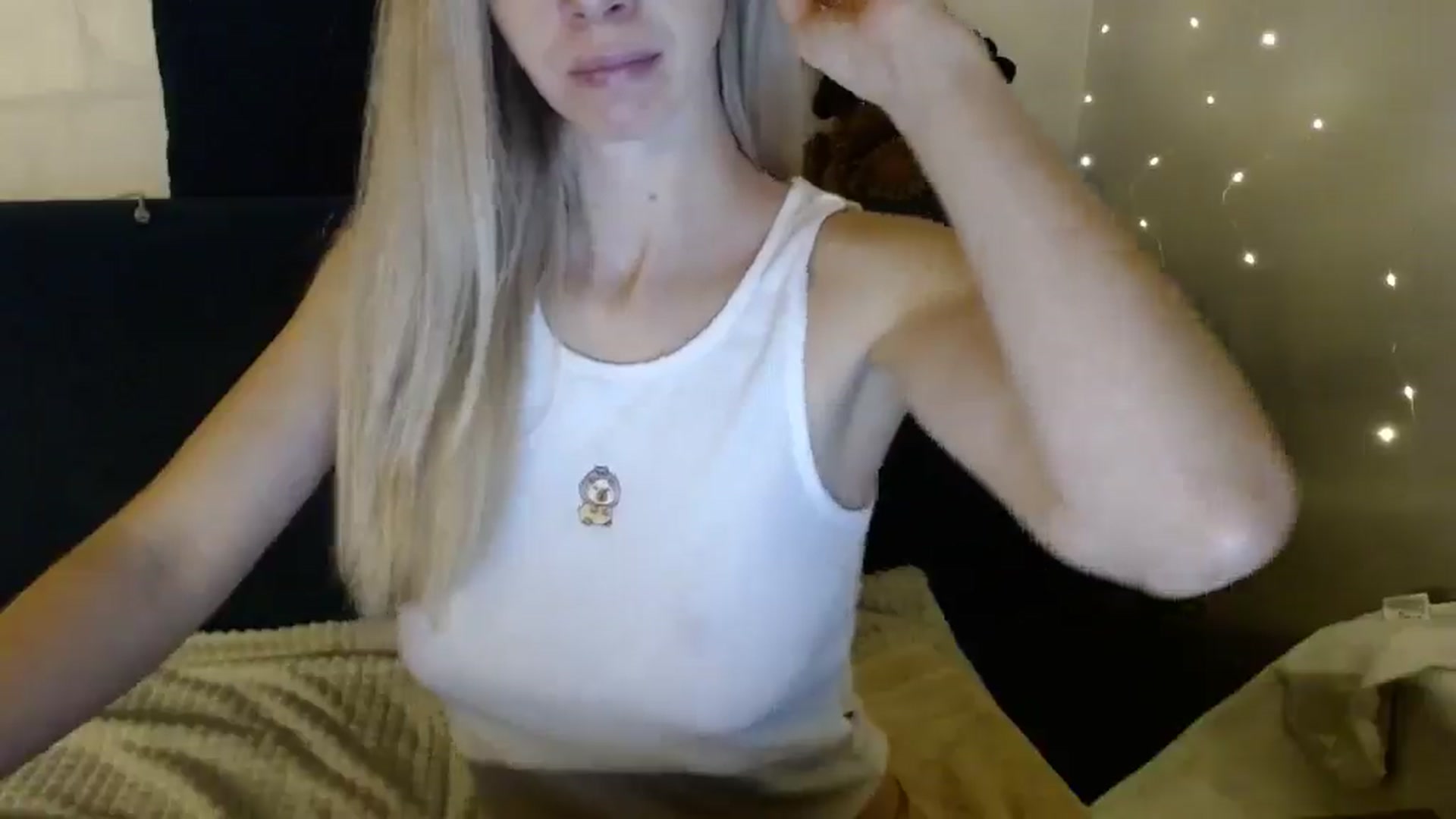 Gallery image thumbnail from Monika_lucci's myfreecams stream on, 12/18/2025, 15:13 image 7 of 20