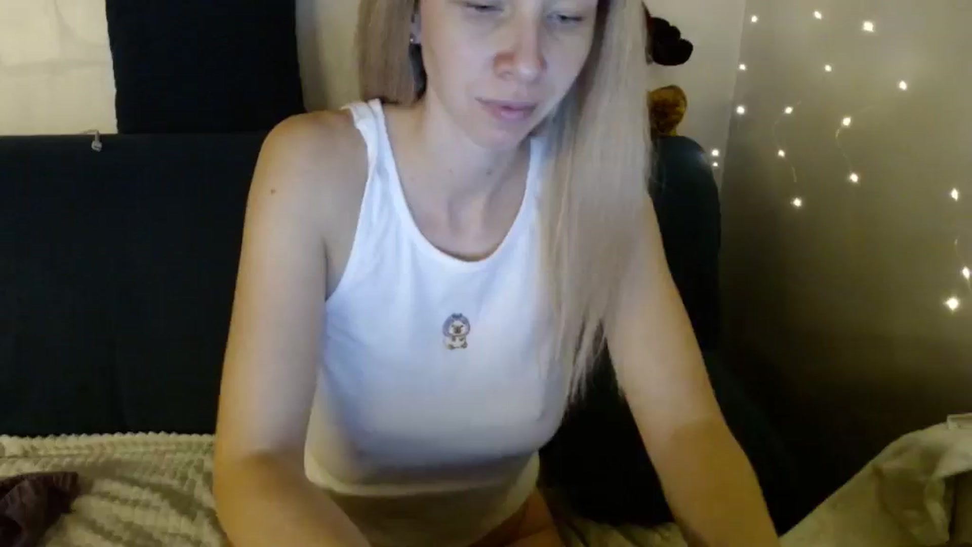 Gallery image thumbnail from Monika_lucci's myfreecams stream on, 12/18/2025, 15:41 image 7 of 20