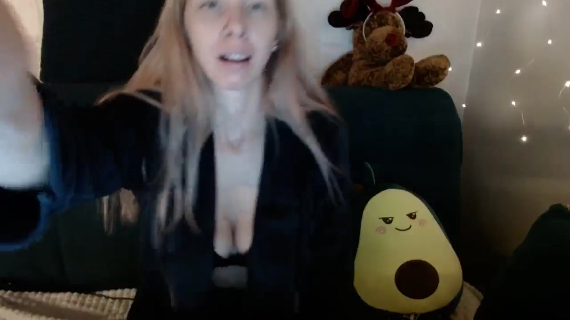 Gallery image thumbnail from Monika_lucci's myfreecams stream on, 01/10/2026, 19:03 image 10 of 20