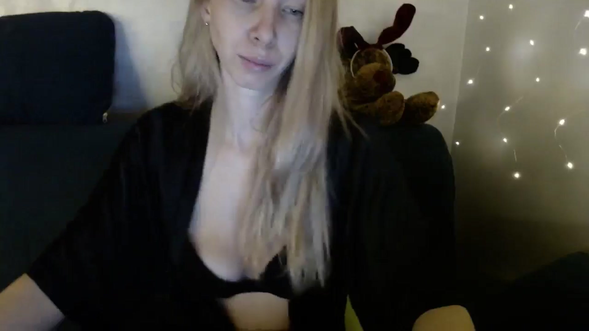 Gallery image thumbnail from Monika_lucci's myfreecams stream on, 01/14/2026, 16:17 image 5 of 20