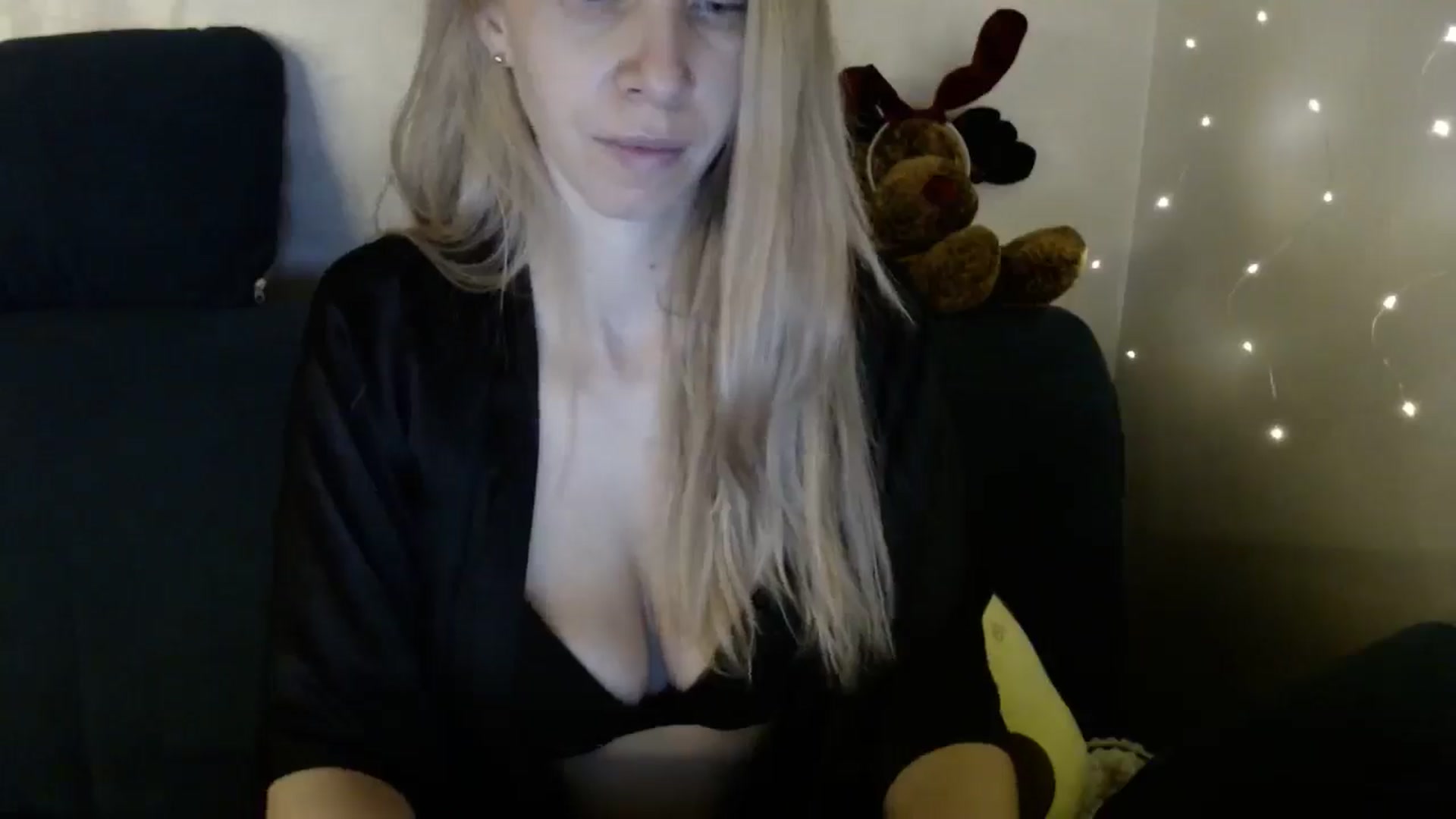 Gallery image thumbnail from Monika_lucci's myfreecams stream on, 01/14/2026, 16:17 image 7 of 20
