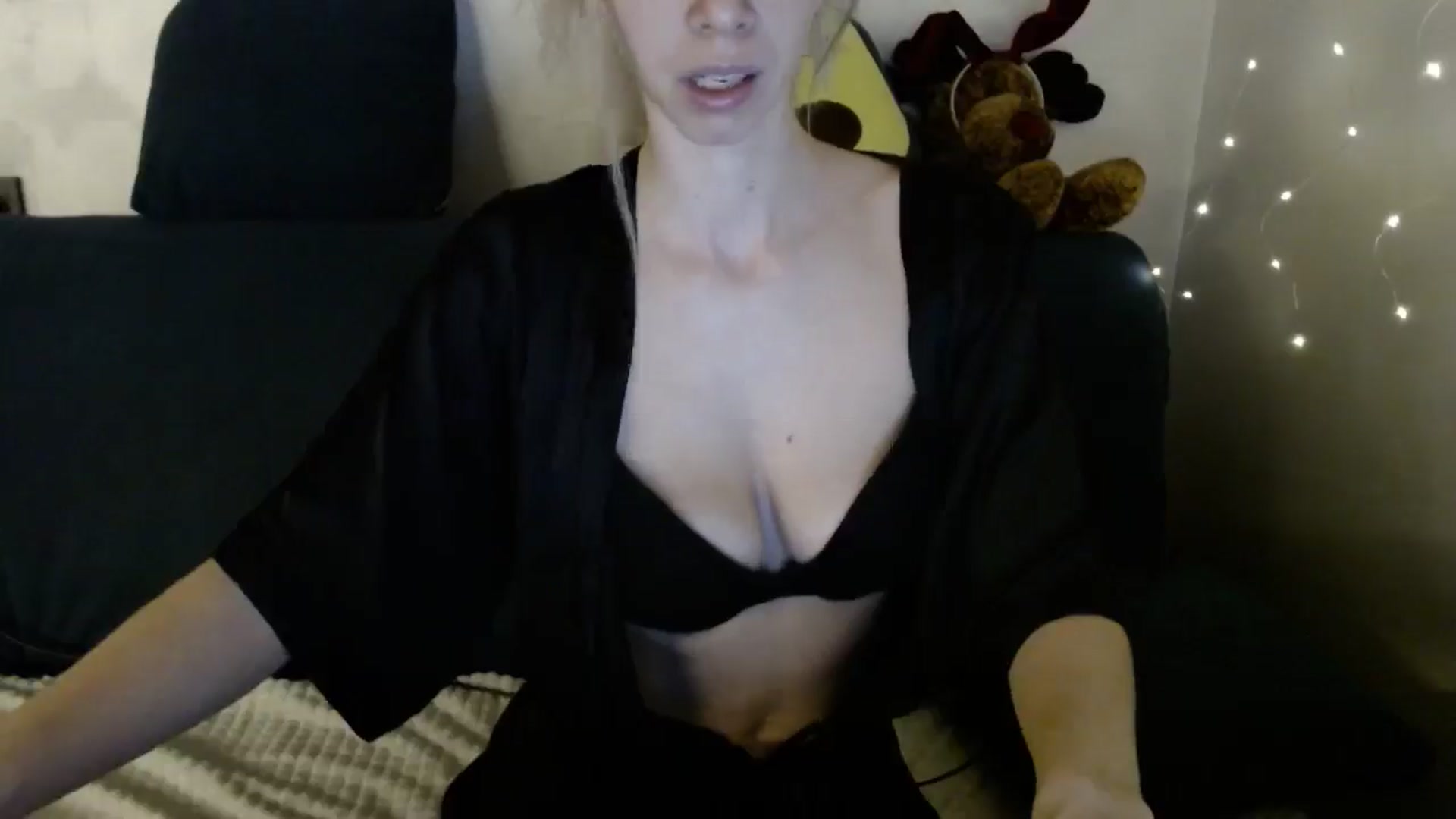 Gallery image thumbnail from Monika_lucci's myfreecams stream on, 01/16/2026, 20:28 image 15 of 20