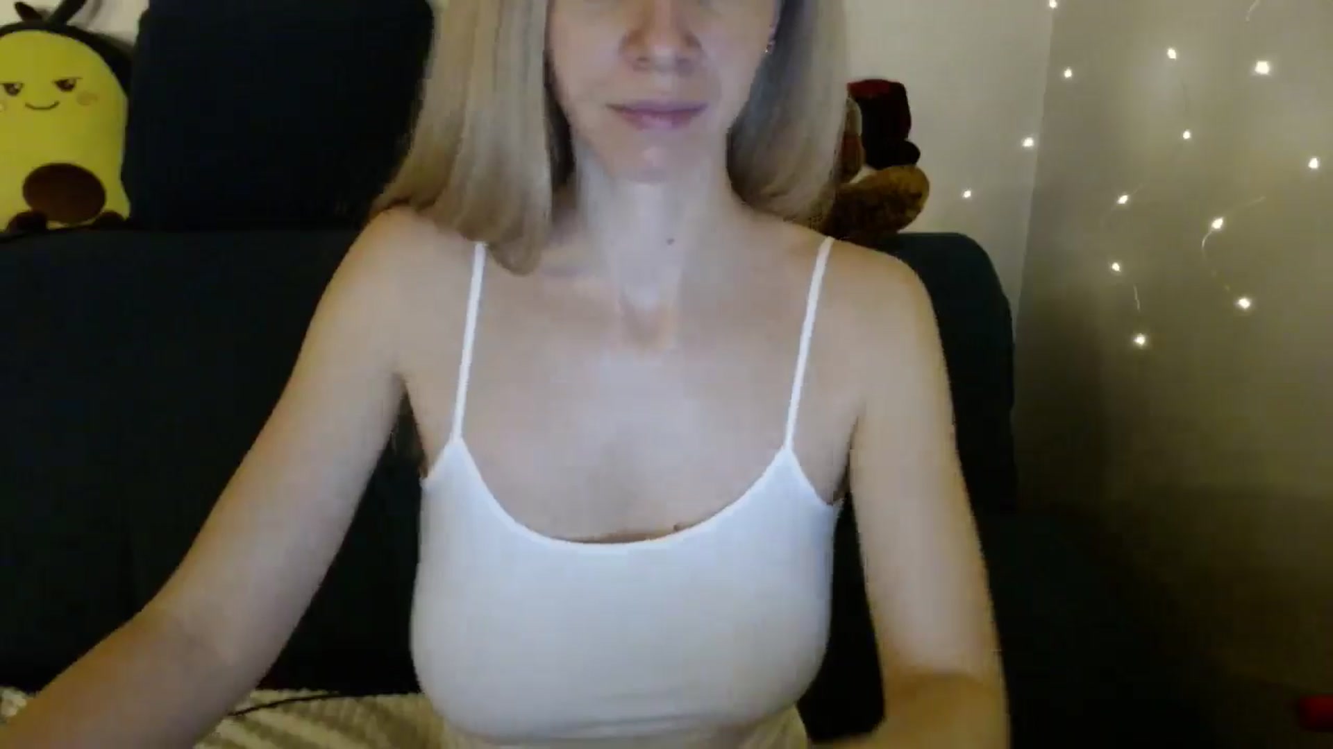 Gallery image thumbnail from Monika_lucci's myfreecams stream on, 01/28/2026, 19:07 image 18 of 20