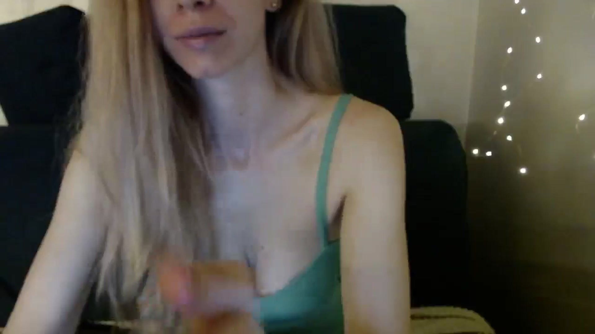 Gallery image thumbnail from Monika_lucci's myfreecams stream on, 04/20/2026, 17:12 image 15 of 20