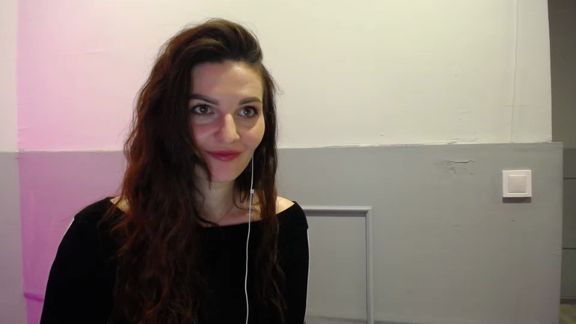 Gallery image thumbnail from Monikdark's myfreecams stream on, 03/18/2023, 13:37 image 17 of 20