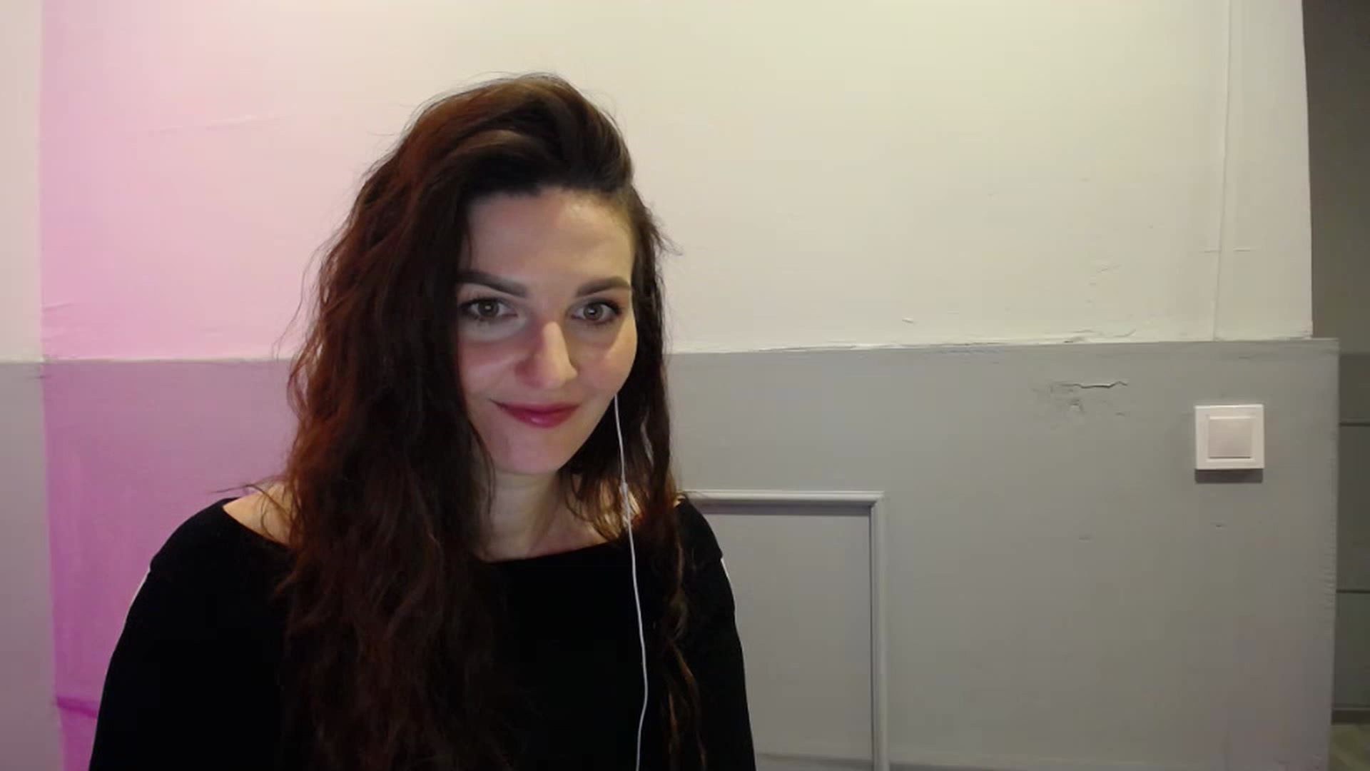 Gallery image thumbnail from Monikdark's myfreecams stream on, 03/18/2023, 13:37 image 9 of 20