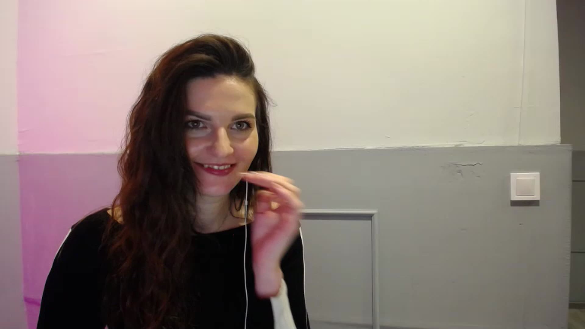 Gallery image thumbnail from Monikdark's myfreecams stream on, 03/18/2023, 13:37 image 14 of 20