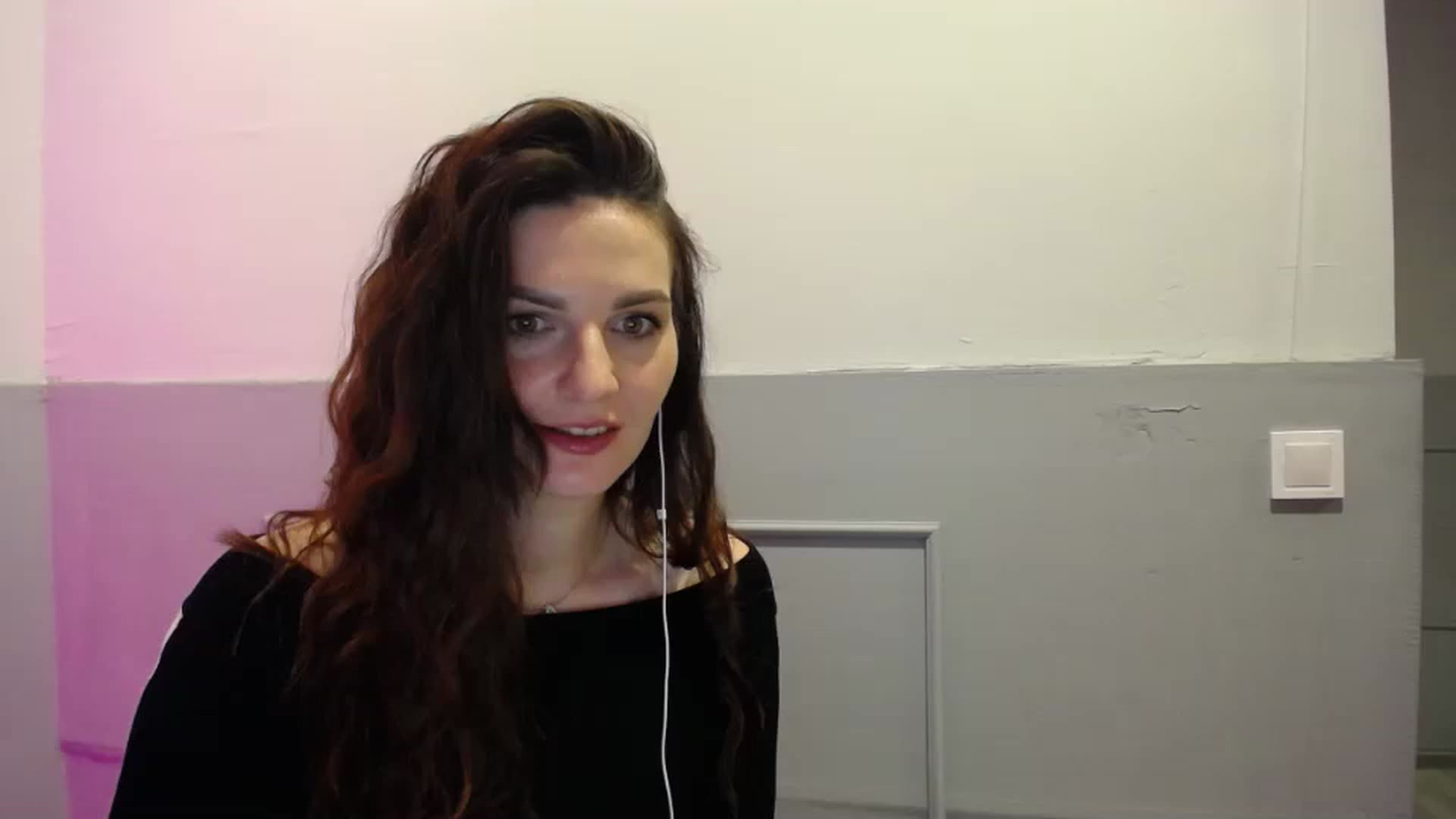 Gallery image thumbnail from Monikdark's myfreecams stream on, 03/18/2023, 13:37 image 3 of 20