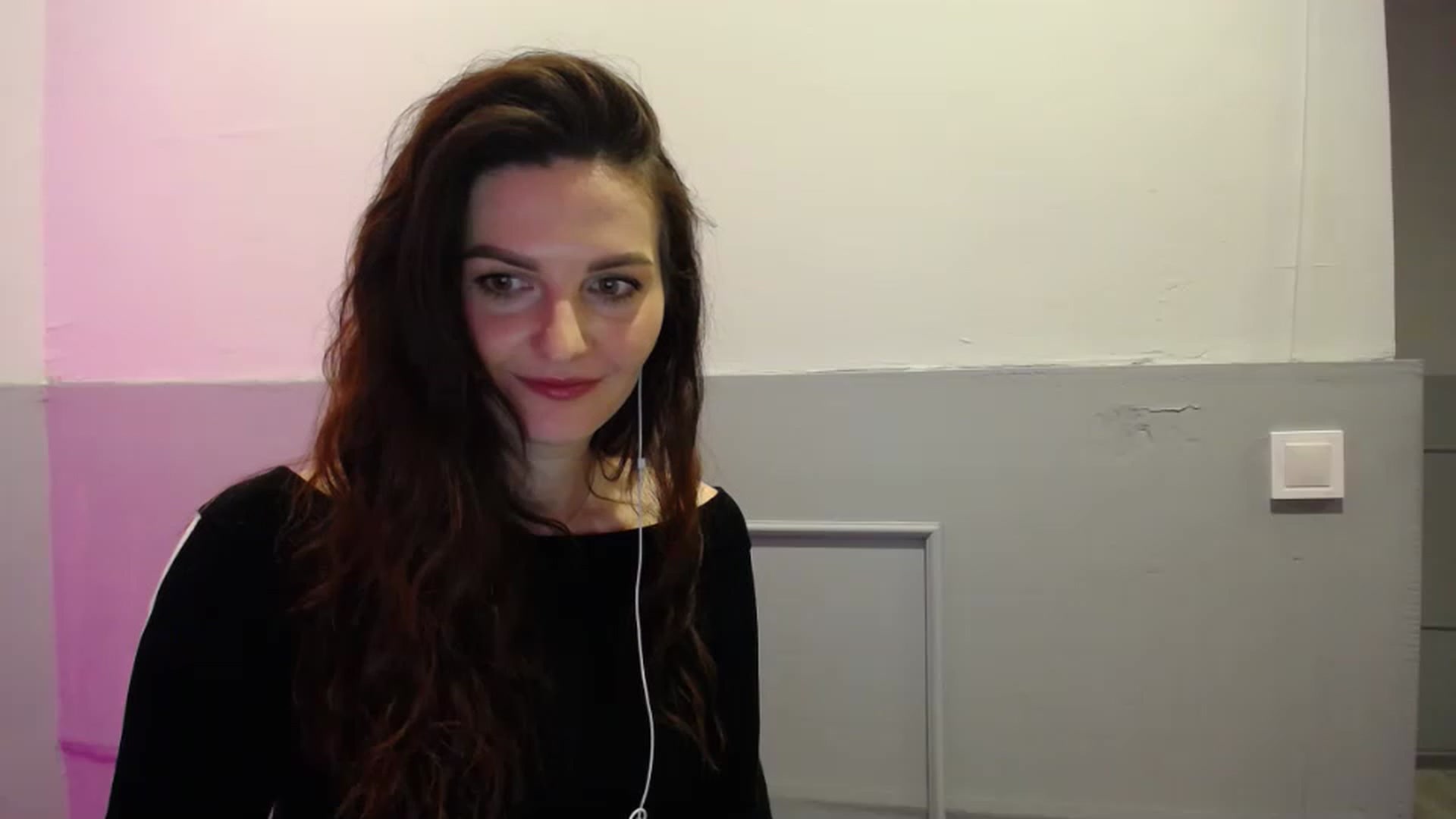 Gallery image thumbnail from Monikdark's myfreecams stream on, 03/18/2023, 13:37 image 15 of 20