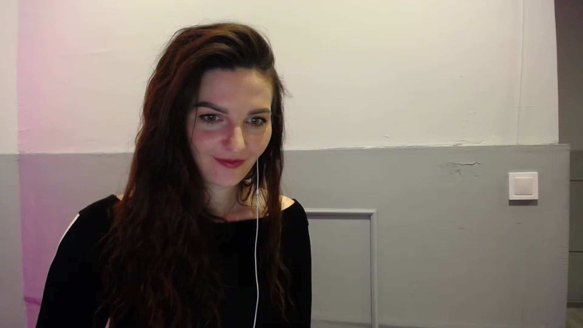 Gallery image thumbnail from Monikdark's myfreecams stream on, 03/18/2023, 13:37 image 18 of 20