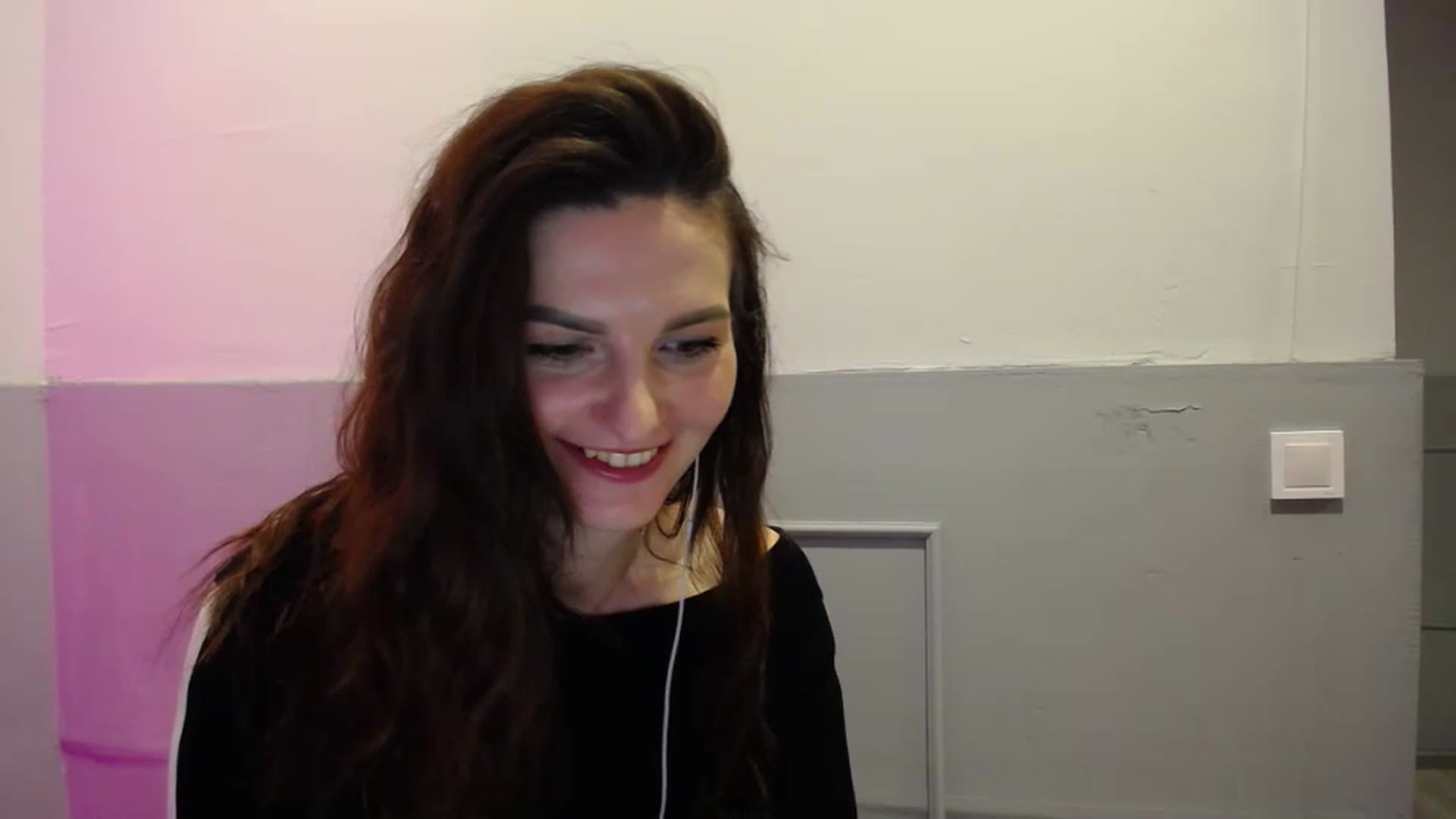 Gallery image thumbnail from Monikdark's myfreecams stream on, 03/18/2023, 13:37 image 13 of 20