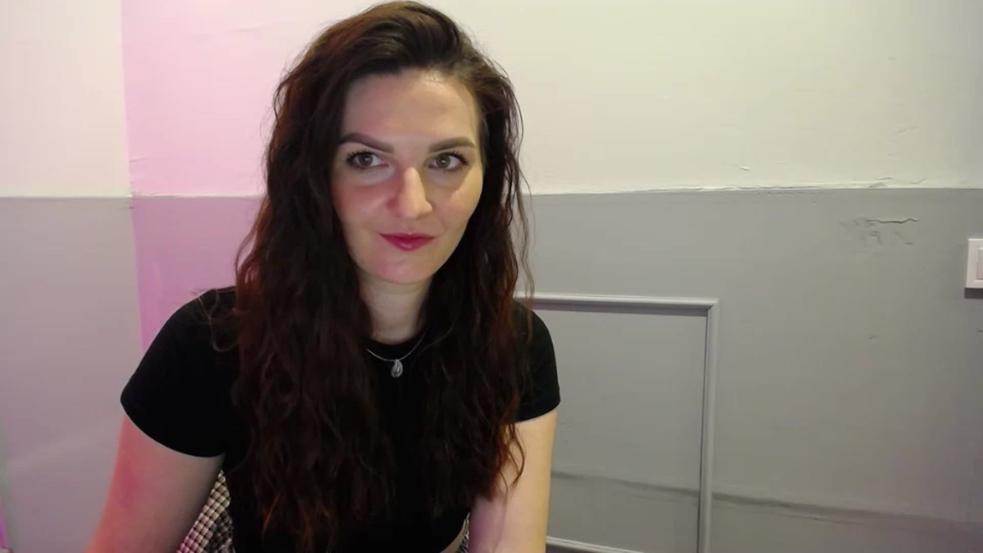 Gallery image thumbnail from Monikdark's myfreecams stream on, 03/19/2023, 14:13 image 15 of 20