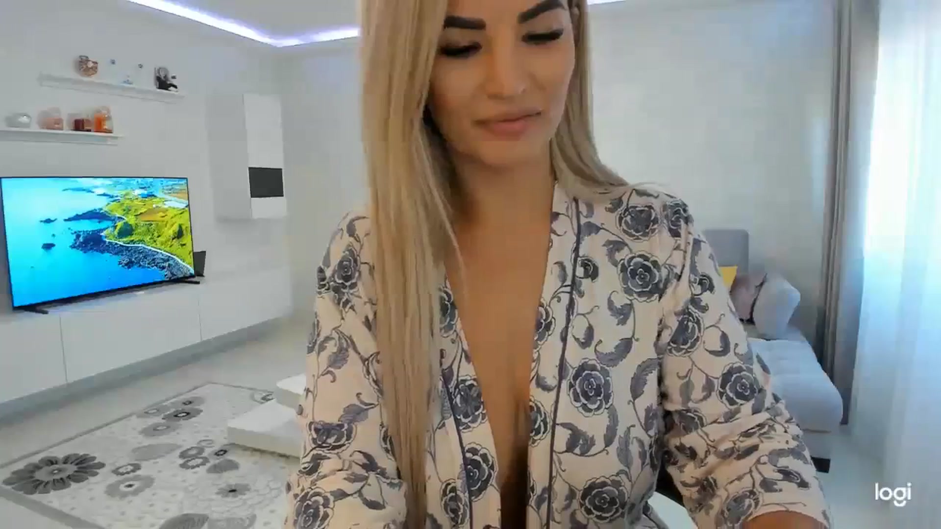 Gallery image thumbnail from MoniqSexy's myfreecams stream on, 10/03/2023, 15:27 image 13 of 20