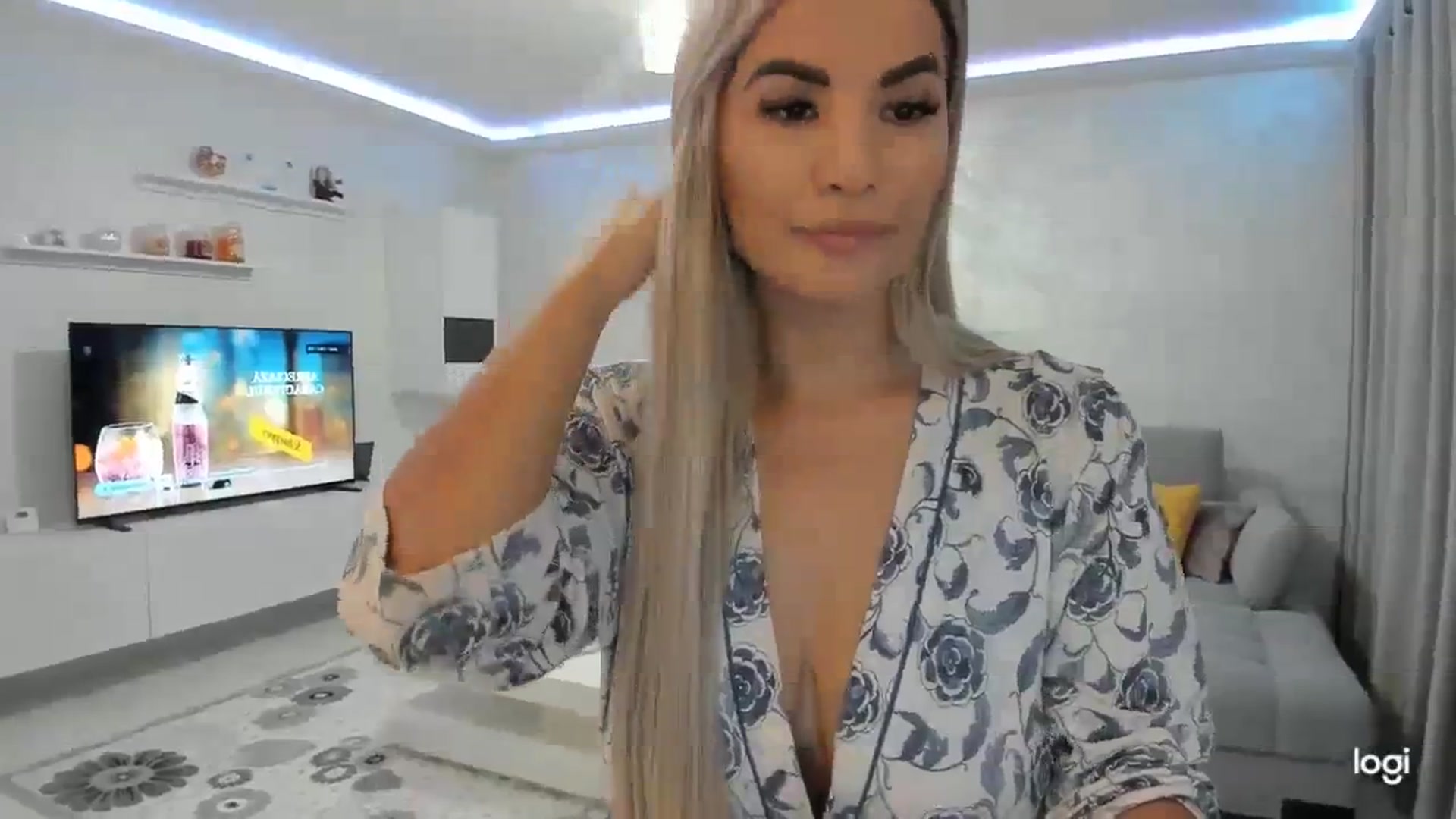 Gallery image thumbnail from MoniqSexy's myfreecams stream on, 10/03/2023, 17:05 image 9 of 20