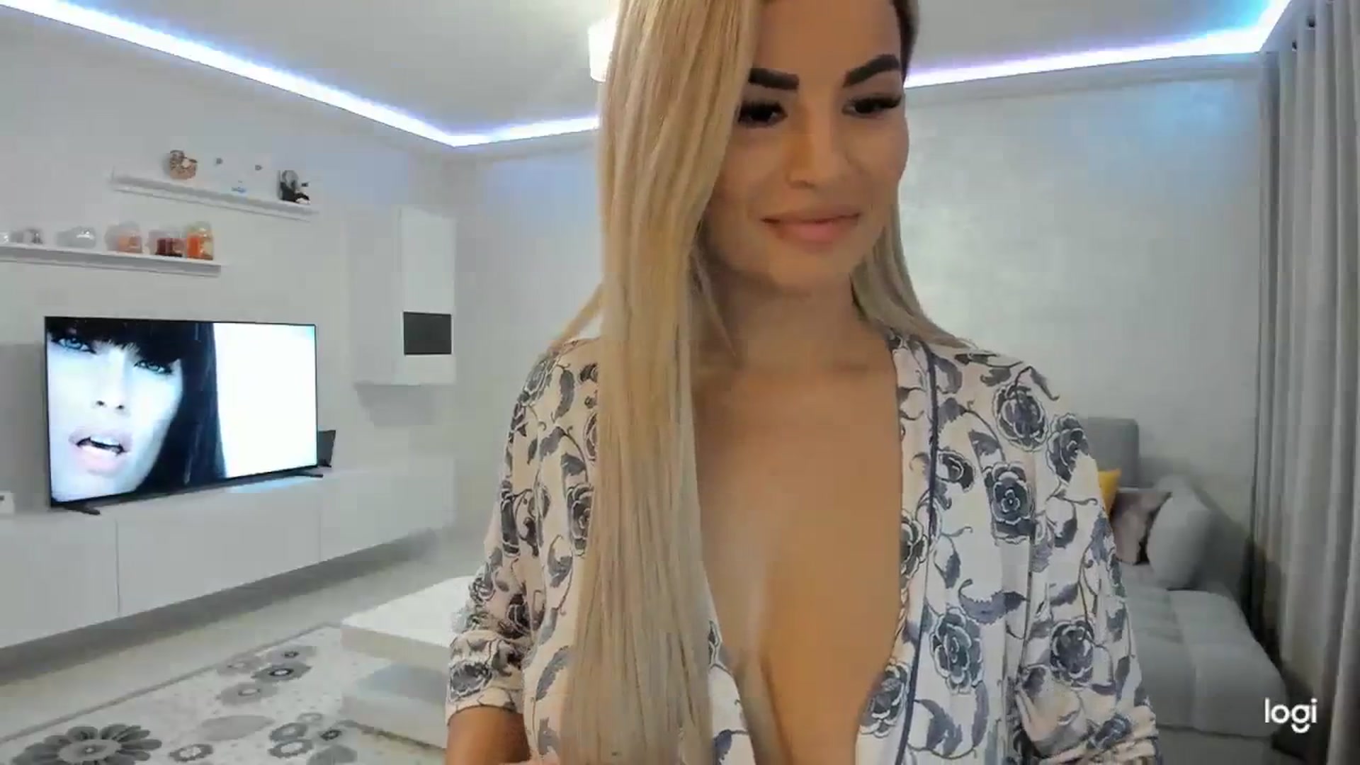Gallery image thumbnail from MoniqSexy's myfreecams stream on, 10/03/2023, 17:05 image 4 of 20