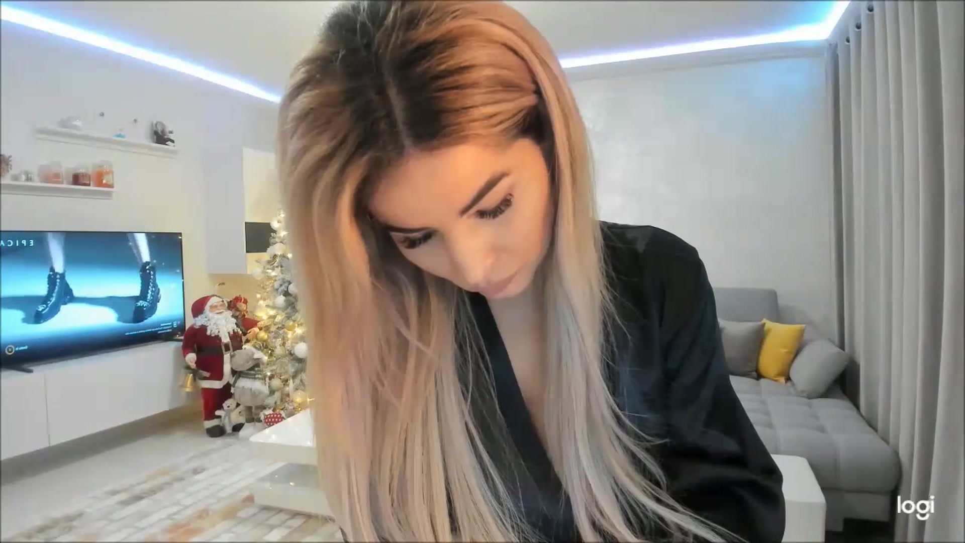 Gallery image thumbnail from MoniqSexy's myfreecams stream on, 12/04/2023, 16:18 image 11 of 20