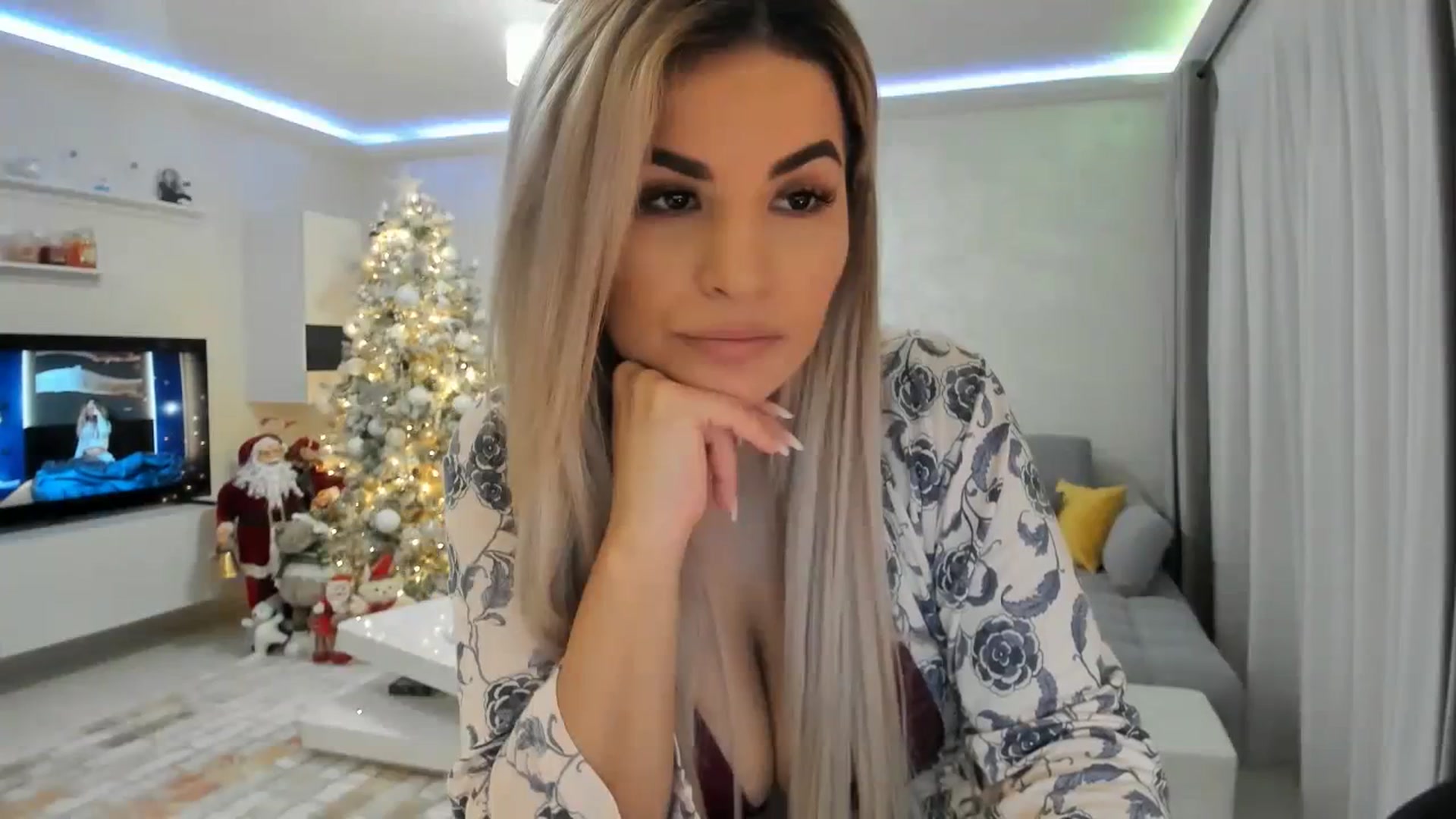 Gallery image thumbnail from MoniqSexy's myfreecams stream on, 12/18/2023, 16:19 image 2 of 20