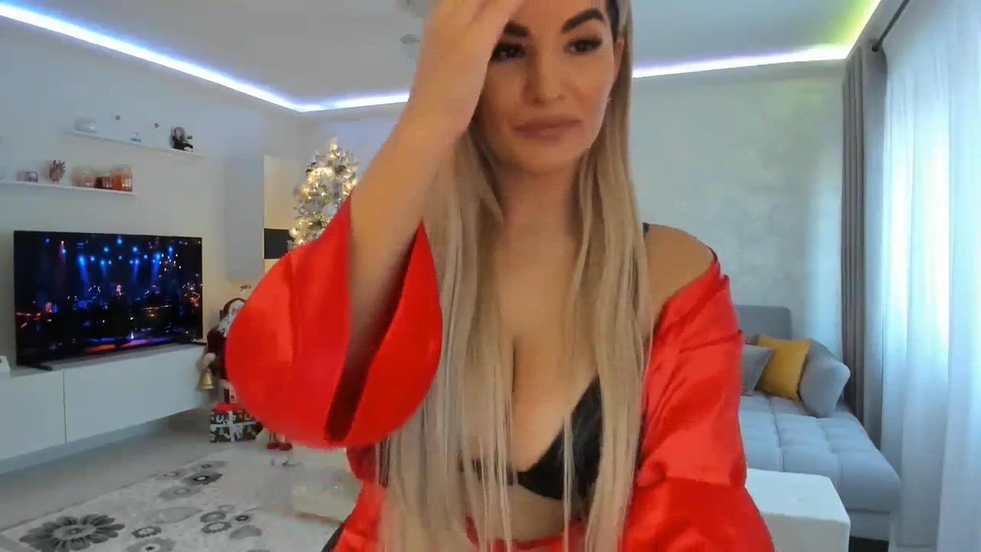 Gallery image thumbnail from MoniqSexy's myfreecams stream on, 12/25/2023, 13:35 image 9 of 20