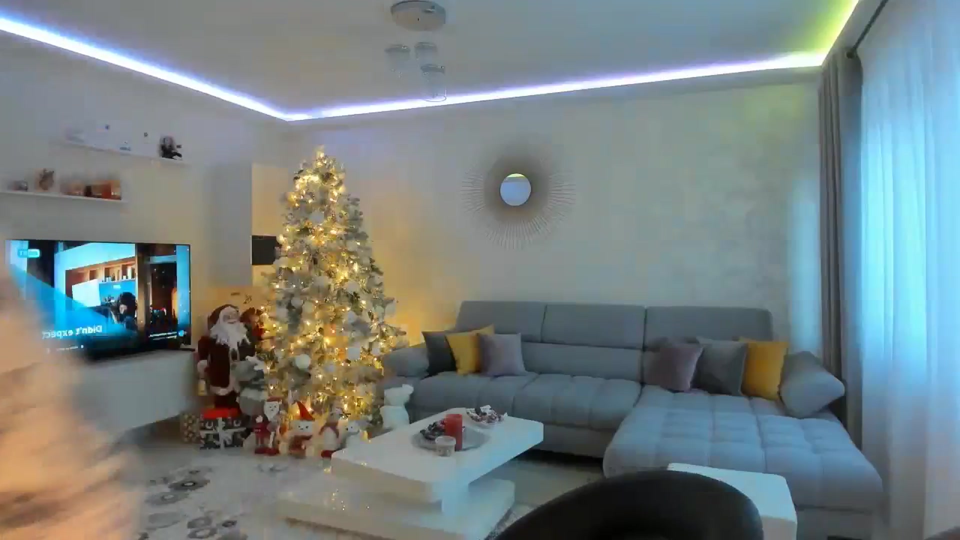 Gallery image thumbnail from MoniqSexy's myfreecams stream on, 12/27/2023, 14:08 image 6 of 20