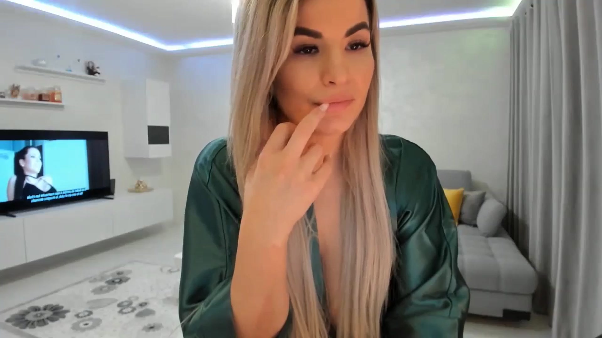 Gallery image thumbnail from MoniqSexy's myfreecams stream on, 01/16/2024, 18:58 image 6 of 20