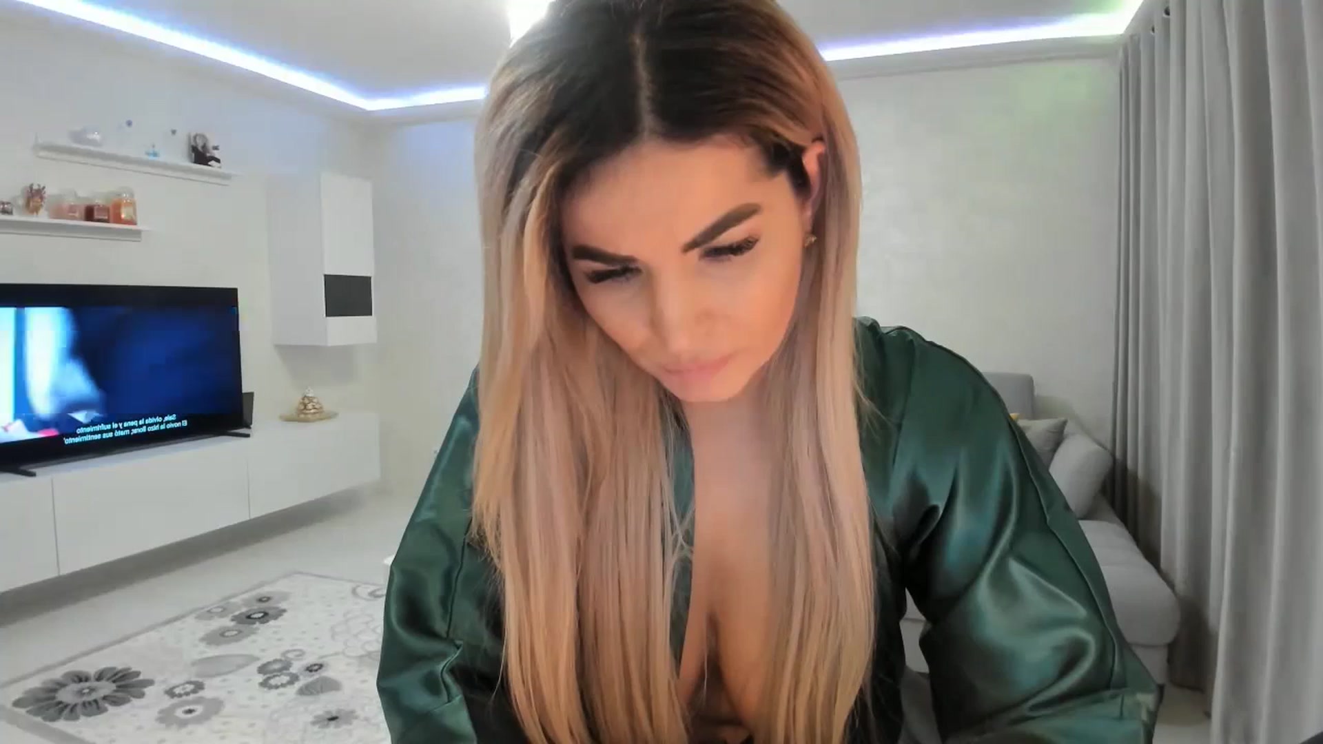 Gallery image thumbnail from MoniqSexy's myfreecams stream on, 01/16/2024, 18:58 image 5 of 20