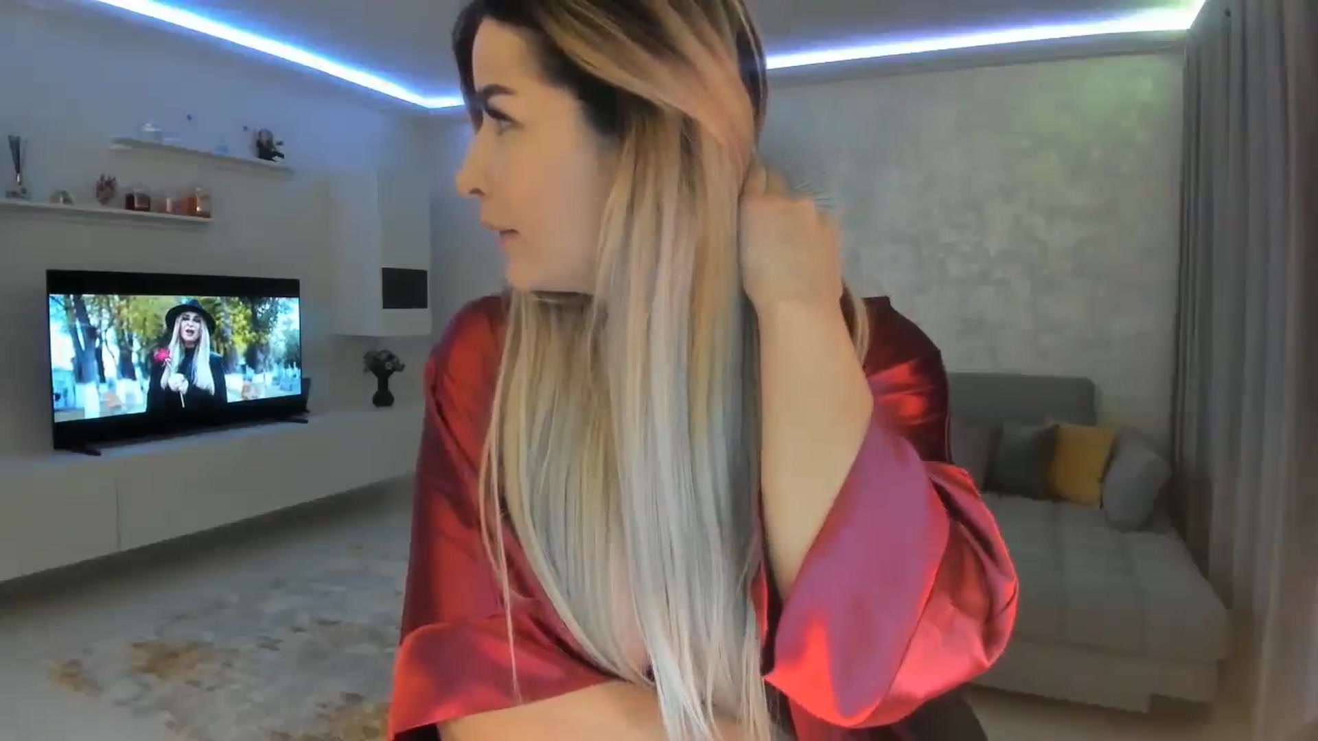 Gallery image thumbnail from MoniqSexy's myfreecams stream on, 04/04/2024, 18:31 image 20 of 20