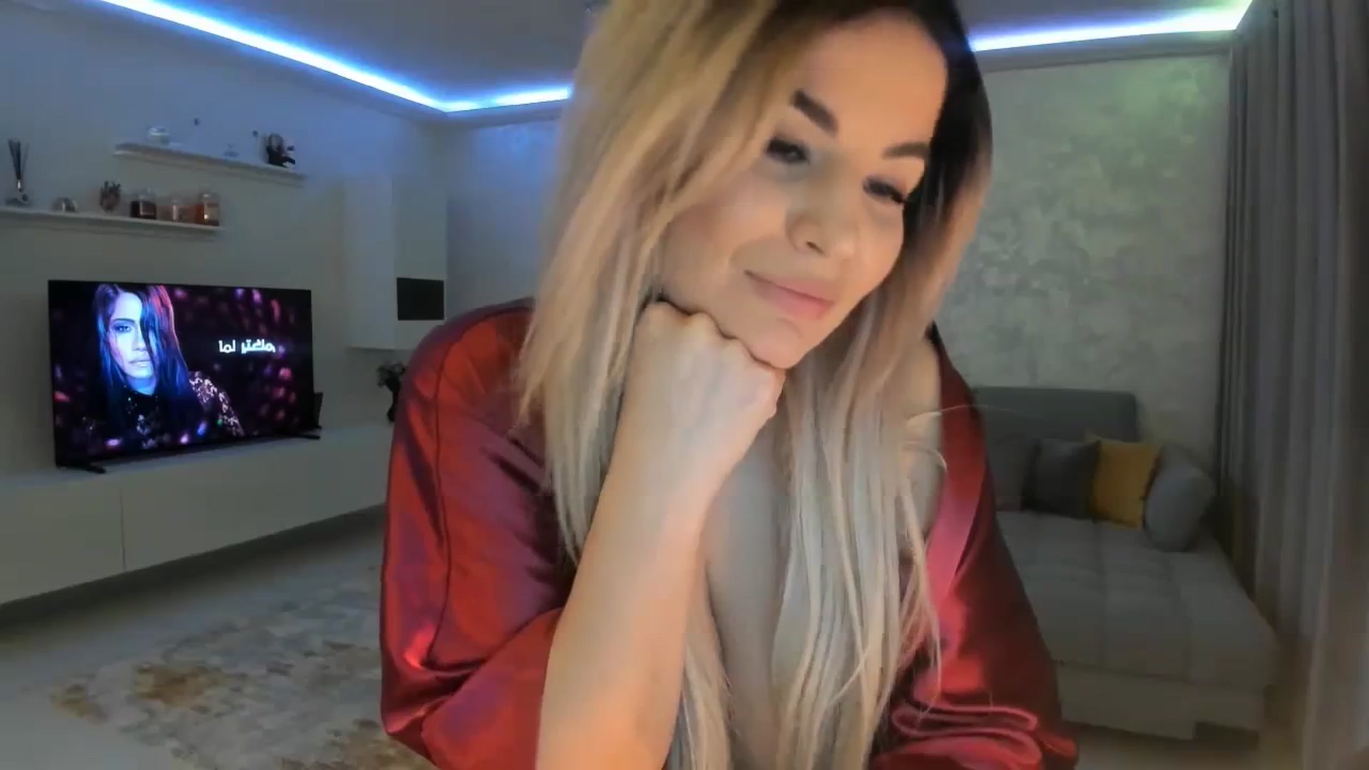 Gallery image thumbnail from MoniqSexy's myfreecams stream on, 04/04/2024, 18:31 image 15 of 20