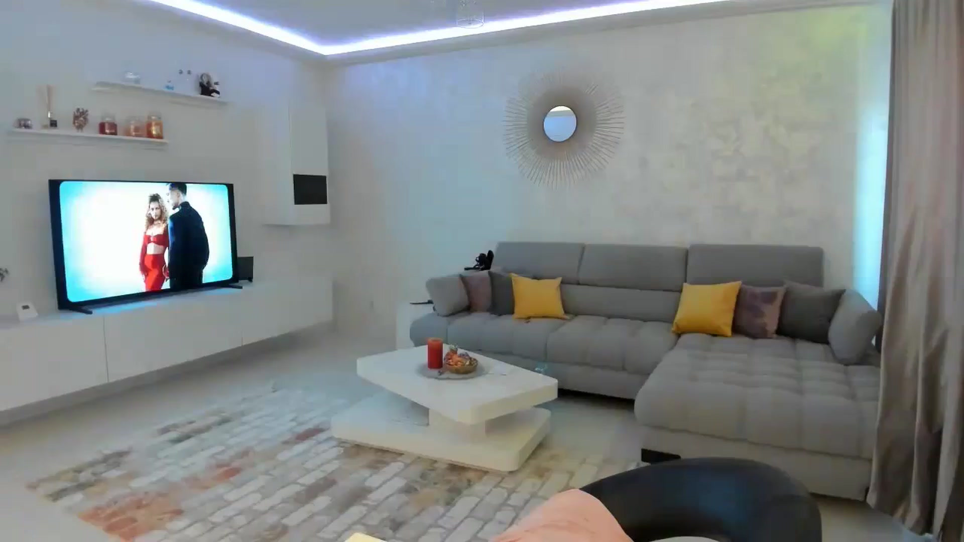 Gallery image thumbnail from MoniqSexy's myfreecams stream on, 07/06/2024, 16:07 image 17 of 20