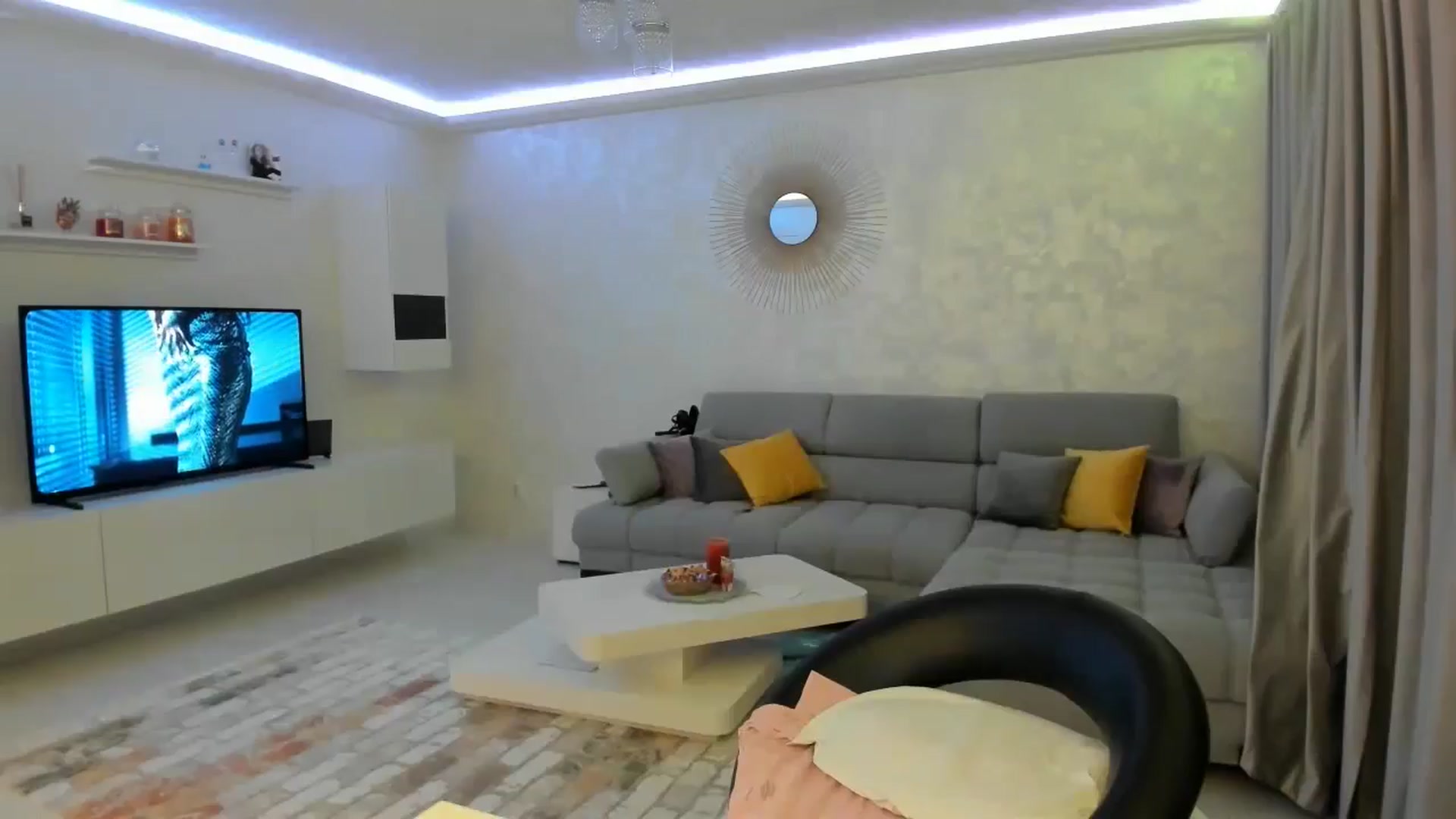 Gallery image thumbnail from MoniqSexy's myfreecams stream on, 07/06/2024, 20:57 image 6 of 20