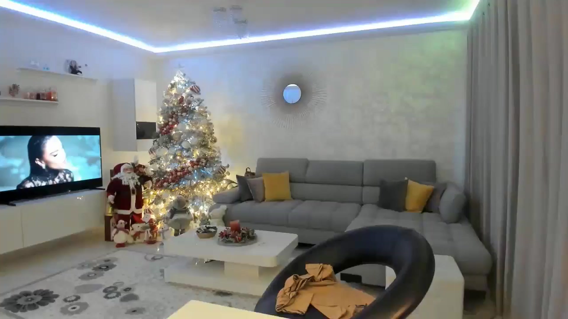 Gallery image thumbnail from MoniqSexy's myfreecams stream on, 12/13/2024, 14:42 image 14 of 20