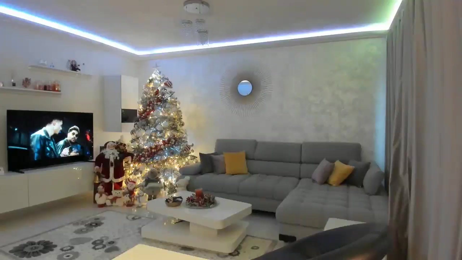Gallery image thumbnail from MoniqSexy's myfreecams stream on, 12/14/2024, 14:19 image 15 of 20