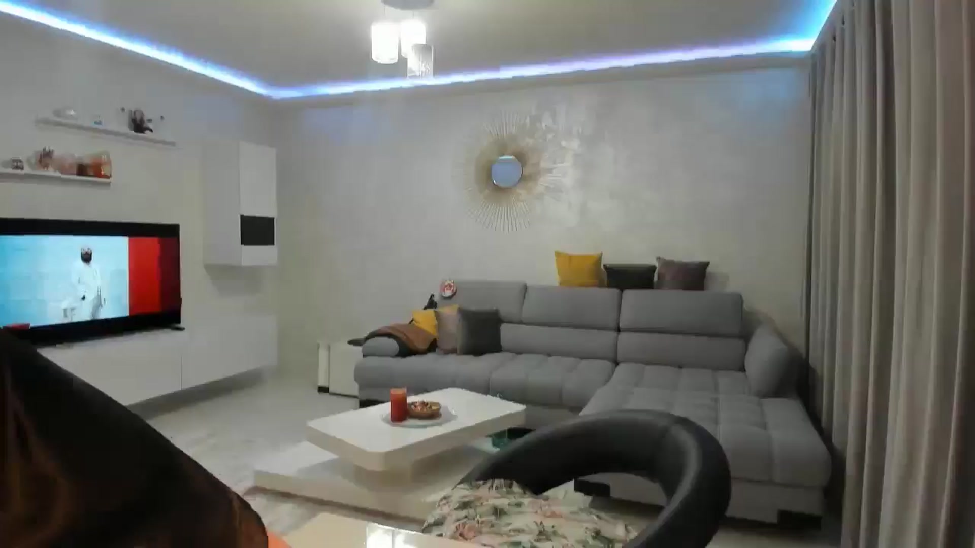 Gallery image thumbnail from MoniqSexy's myfreecams stream on, 03/28/2025, 21:45 image 9 of 20