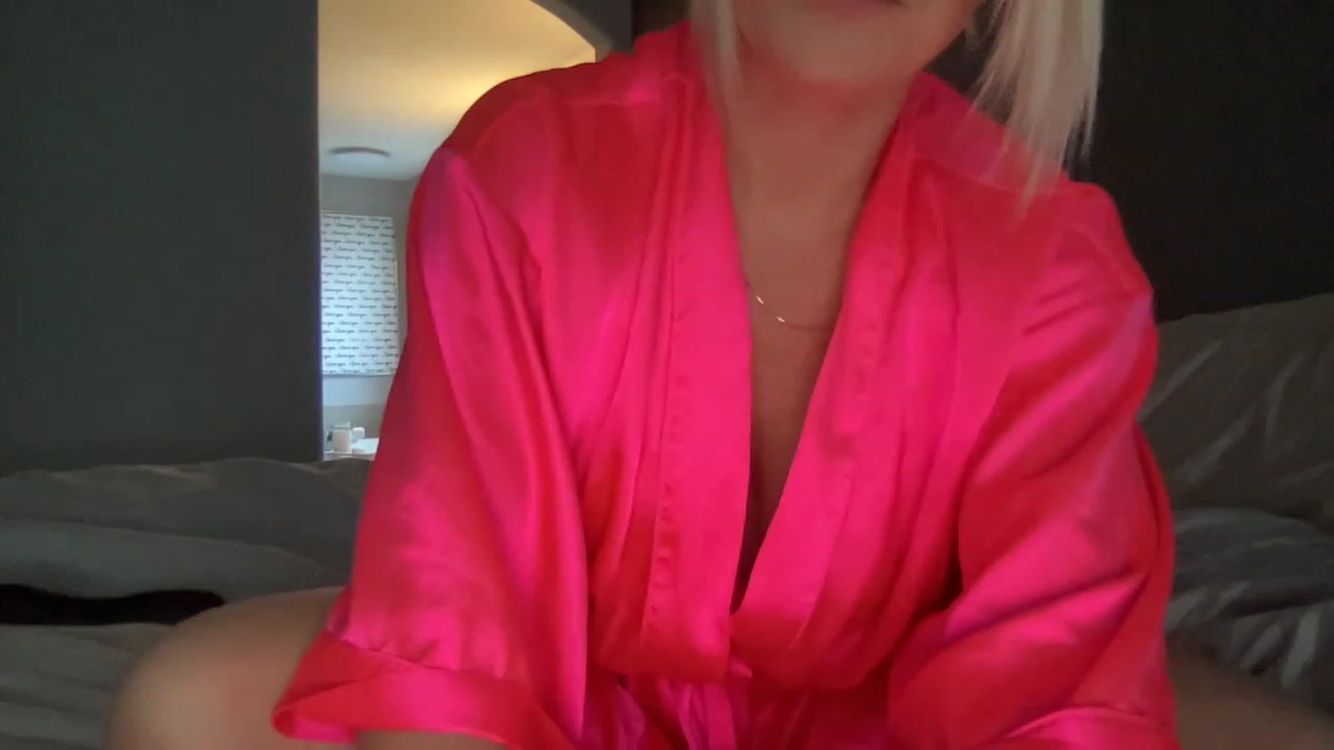 Gallery image thumbnail from MonroeLee's myfreecams stream on, 11/23/2022, 21:47 image 10 of 20