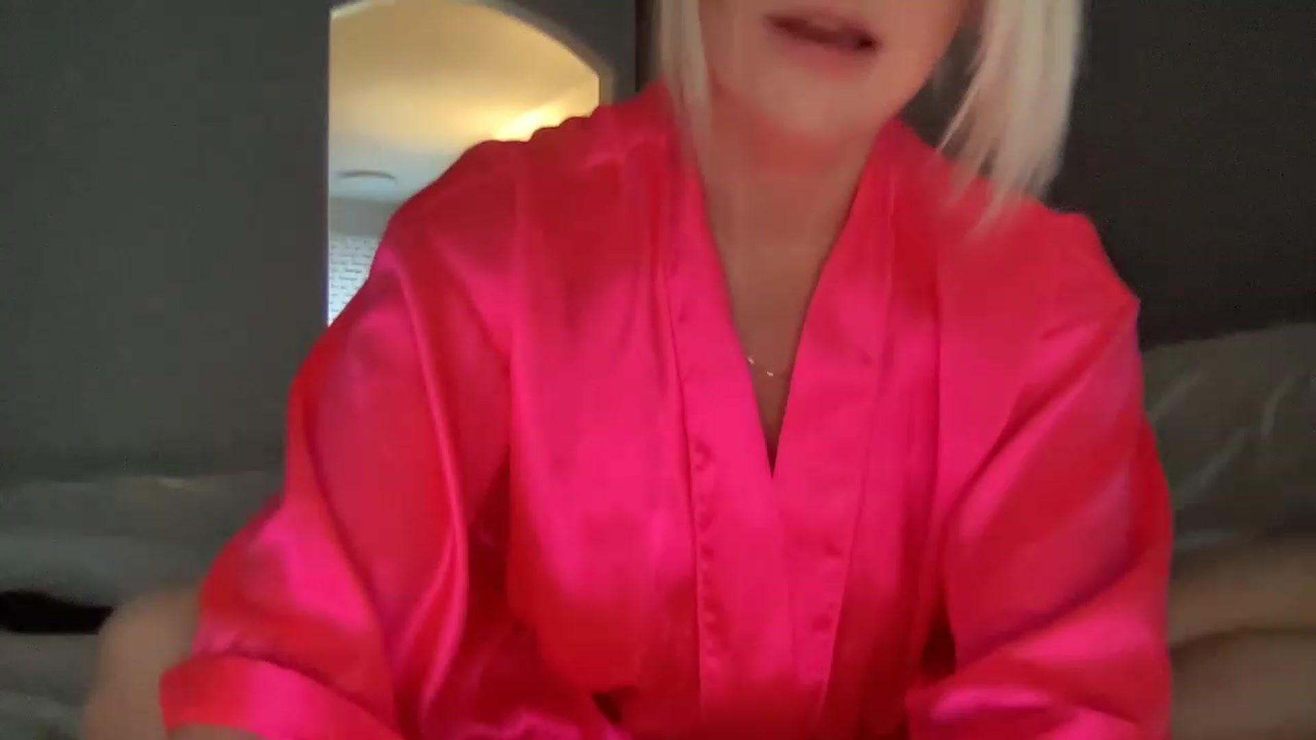 Gallery image thumbnail from MonroeLee's myfreecams stream on, 11/23/2022, 21:47 image 13 of 20