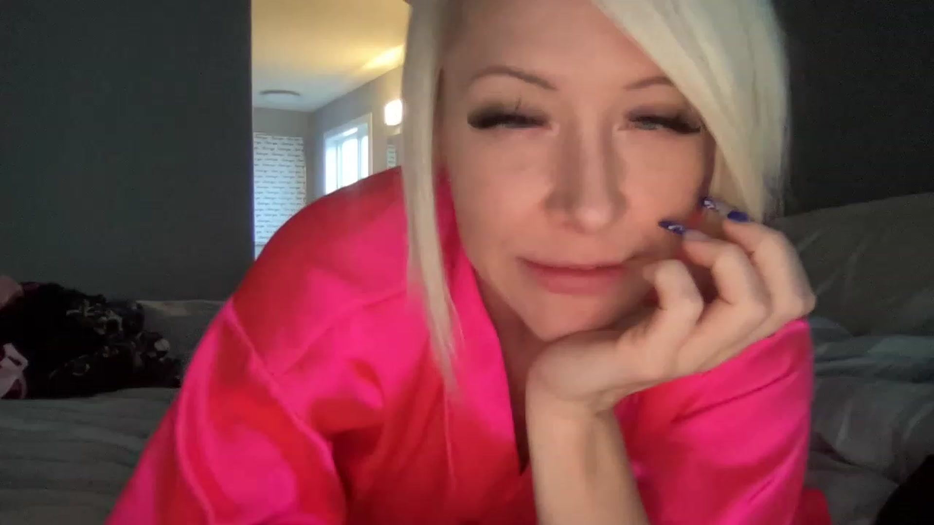 Gallery image thumbnail from MonroeLee's myfreecams stream on, 11/23/2022, 22:09 image 18 of 20