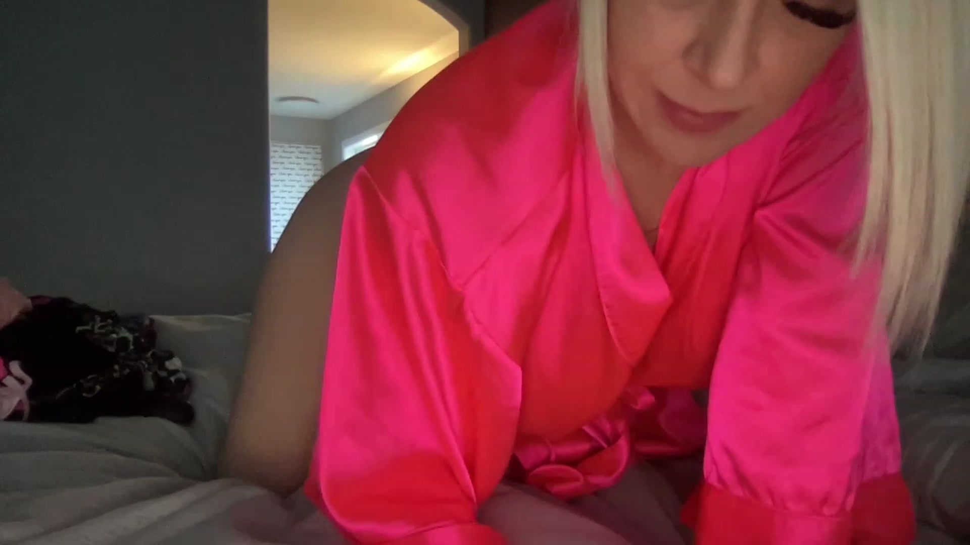 Gallery image thumbnail from MonroeLee's myfreecams stream on, 11/23/2022, 22:09 image 11 of 20
