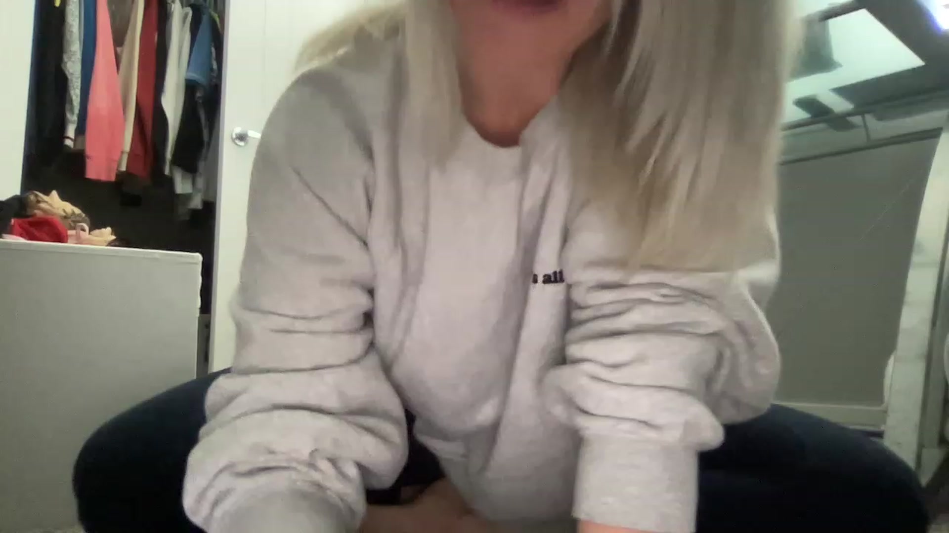 Gallery image thumbnail from MonroeLee's myfreecams stream on, 02/20/2023, 21:37 image 5 of 20