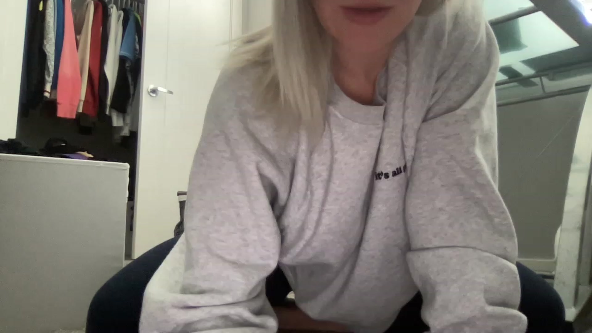 Gallery image thumbnail from MonroeLee's myfreecams stream on, 02/20/2023, 21:37 image 4 of 20