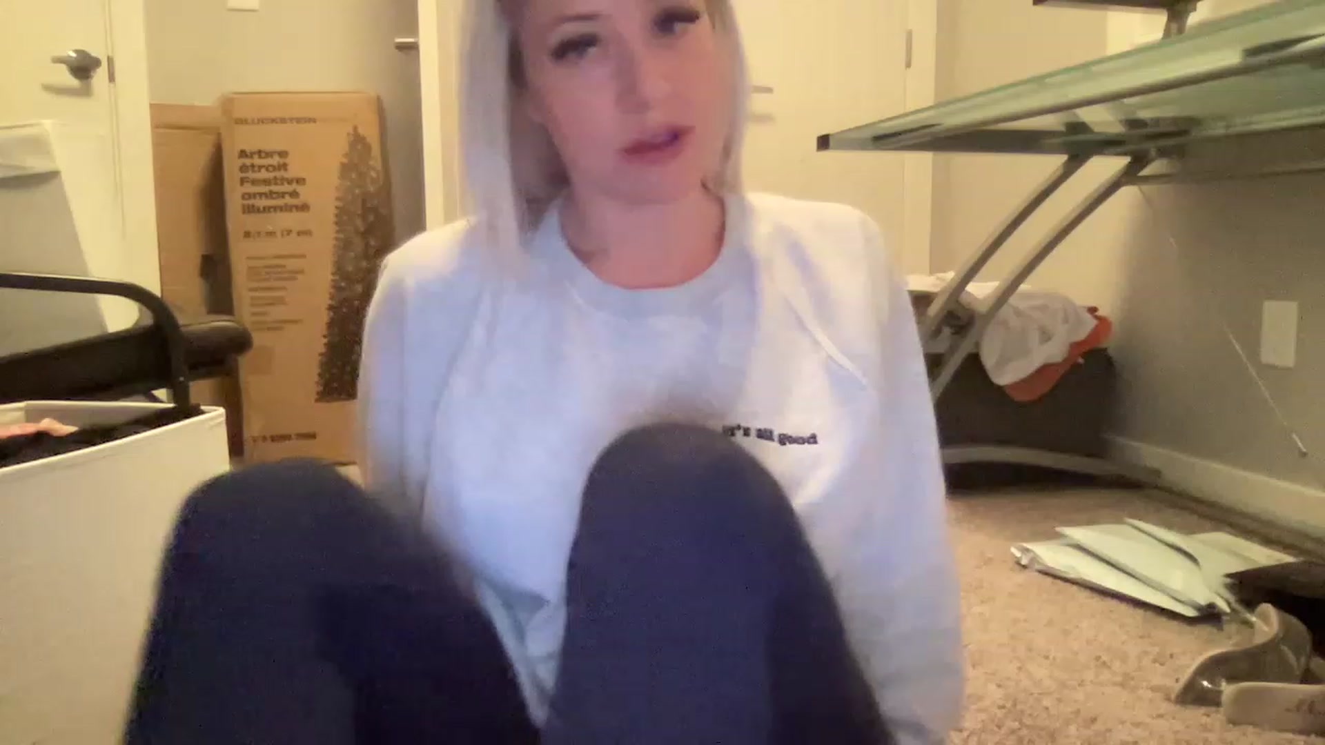 Gallery image thumbnail from MonroeLee's myfreecams stream on, 02/21/2023, 02:32 image 9 of 20