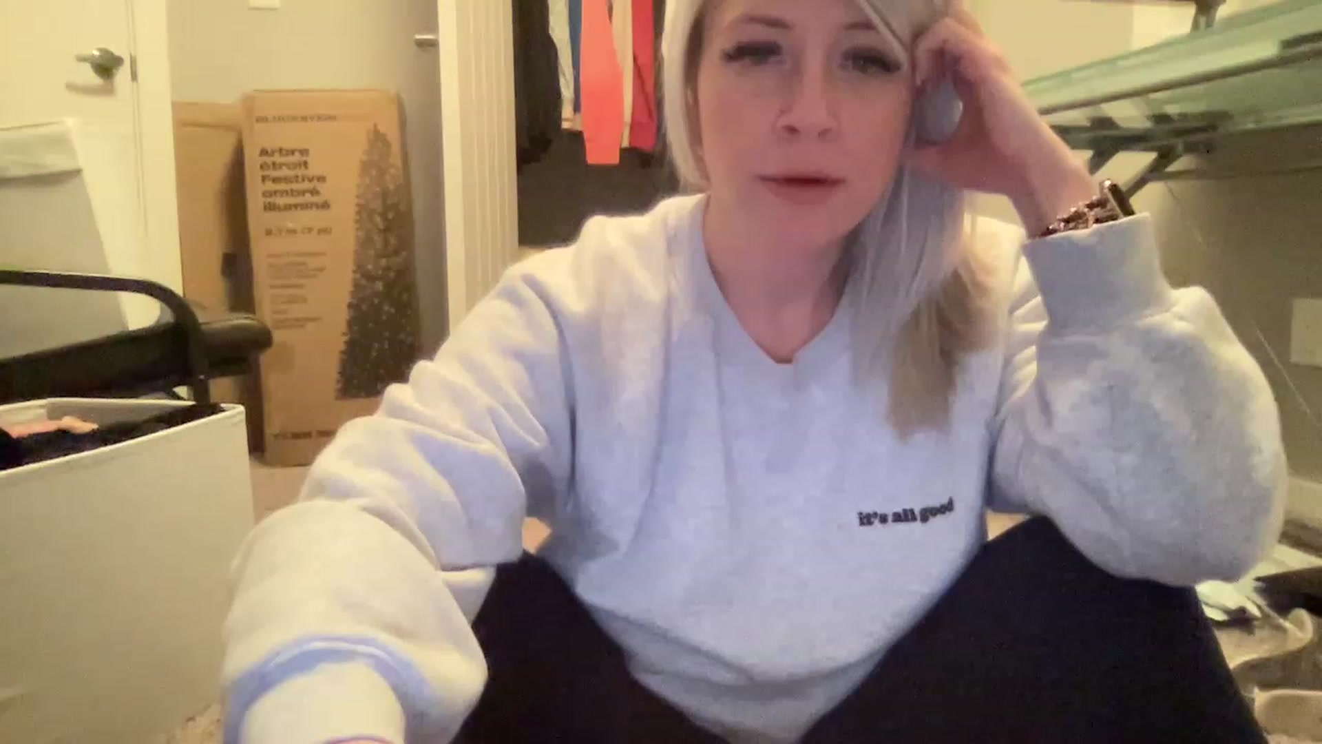 Gallery image thumbnail from MonroeLee's myfreecams stream on, 02/21/2023, 02:32 image 4 of 20