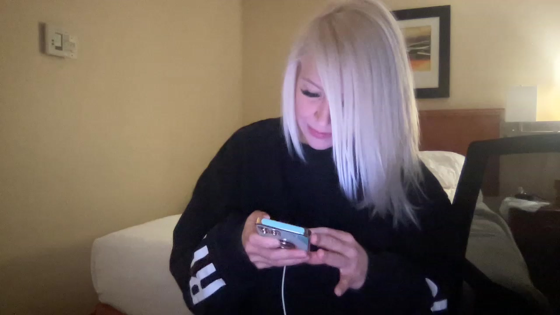 Gallery image thumbnail from MonroeLee's myfreecams stream on, 03/03/2023, 22:22 image 1 of 20
