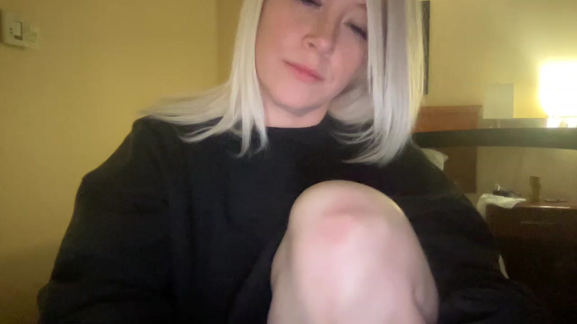 Gallery image thumbnail from MonroeLee's myfreecams stream on, 03/03/2023, 22:22 image 16 of 20
