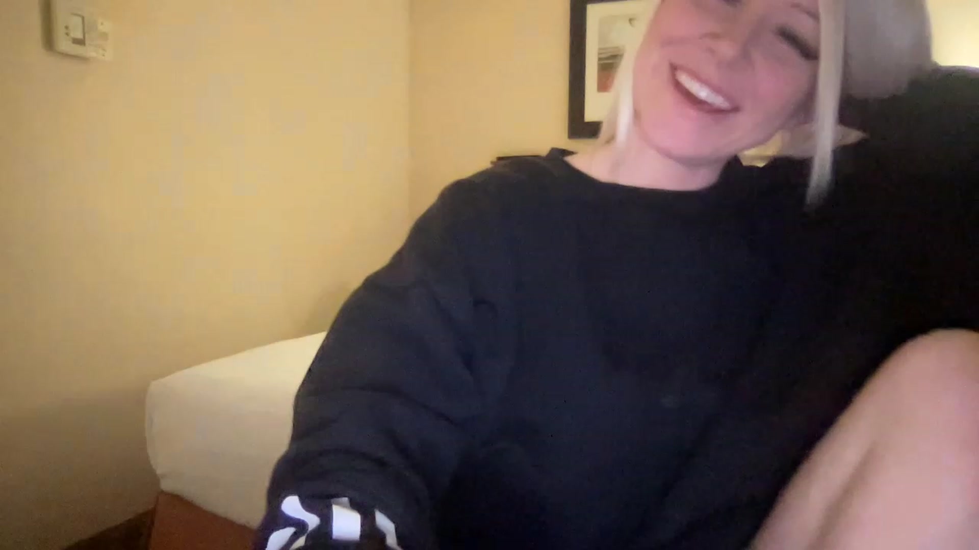 Gallery image thumbnail from MonroeLee's myfreecams stream on, 03/03/2023, 22:22 image 4 of 20