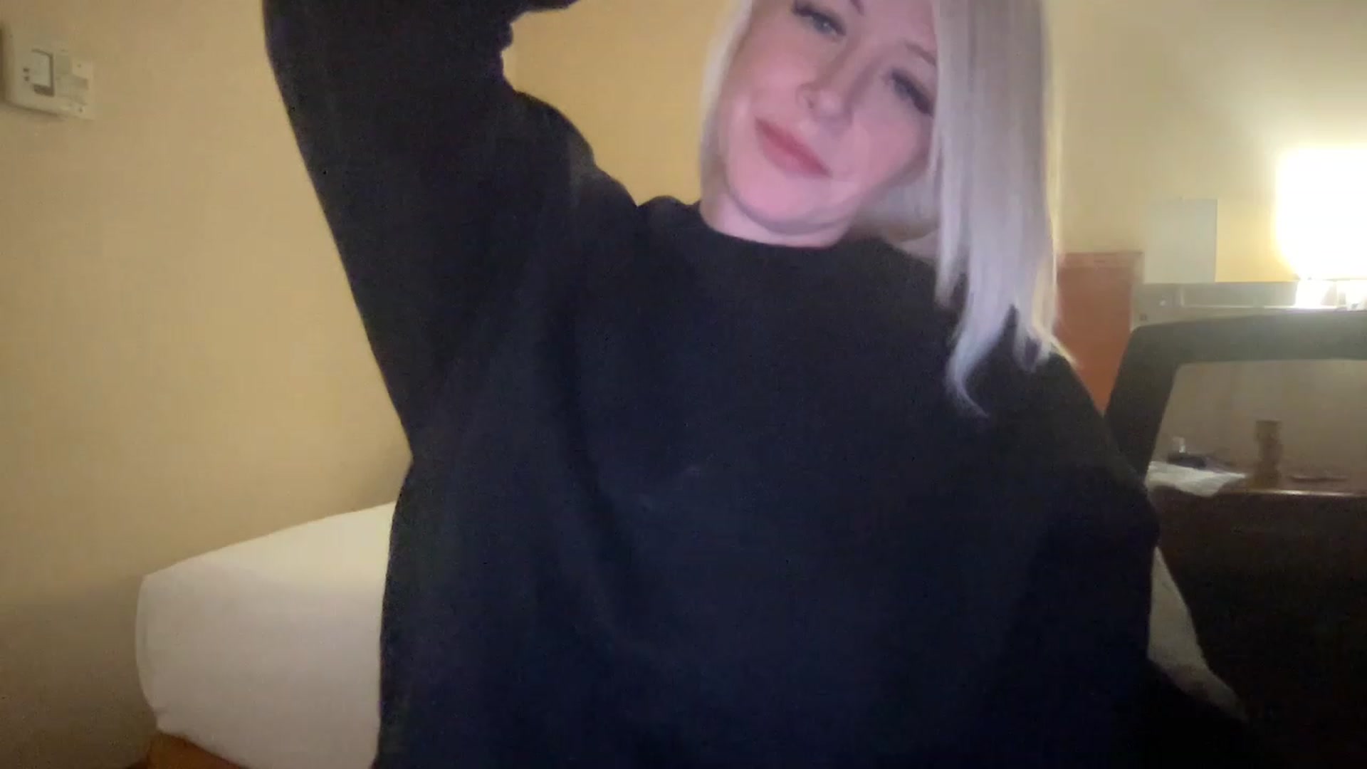 Gallery image thumbnail from MonroeLee's myfreecams stream on, 03/03/2023, 22:22 image 20 of 20