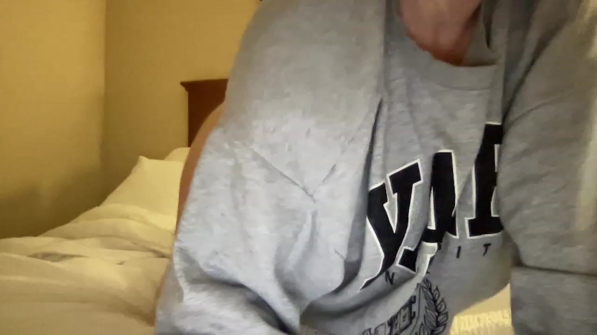 Gallery image thumbnail from MonroeLee's myfreecams stream on, 03/06/2023, 22:53 image 19 of 20