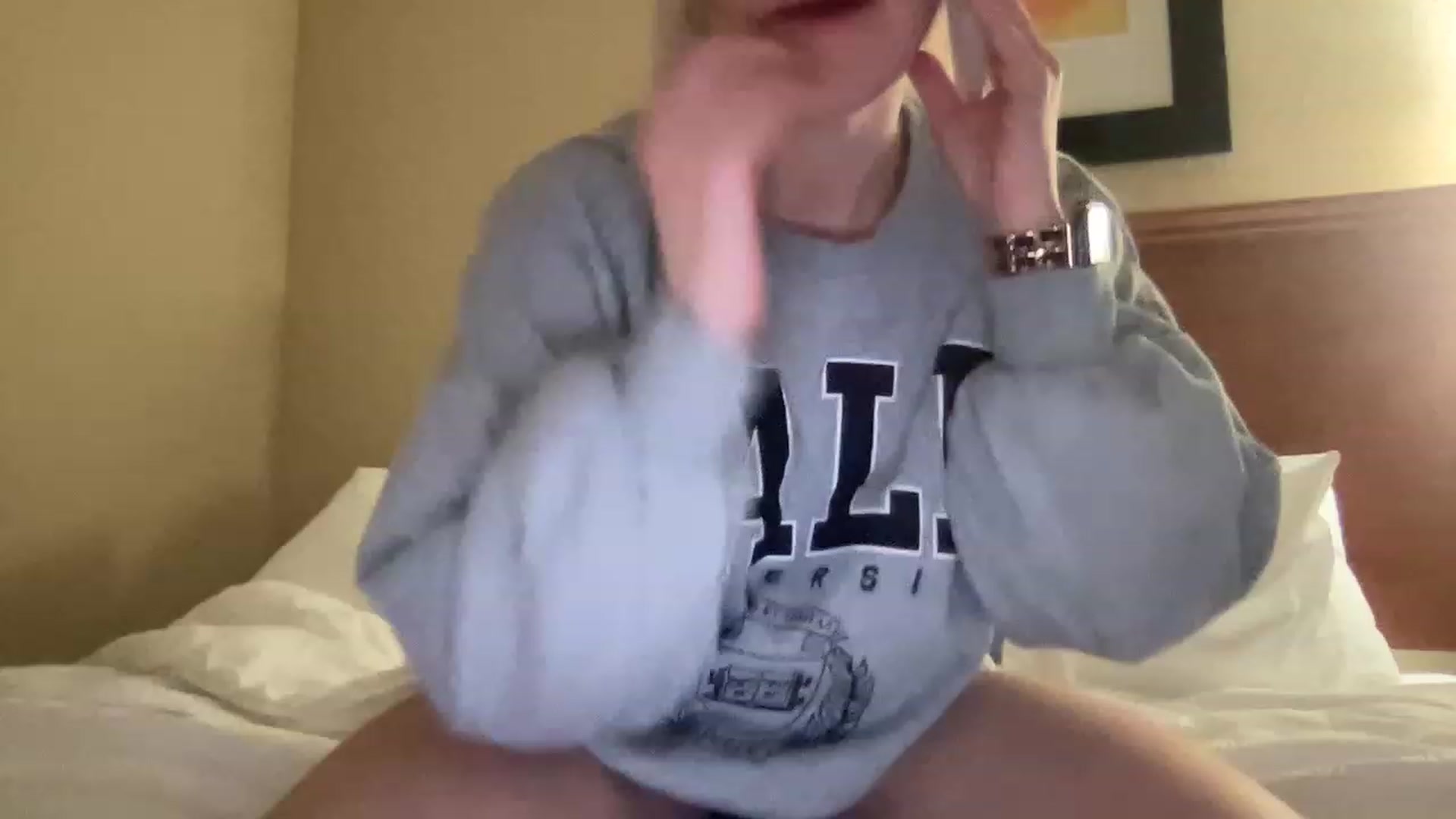 Gallery image thumbnail from MonroeLee's myfreecams stream on, 03/06/2023, 22:53 image 11 of 20