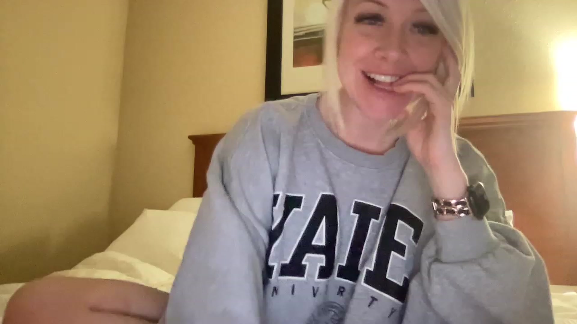Gallery image thumbnail from MonroeLee's myfreecams stream on, 03/06/2023, 22:53 image 9 of 20