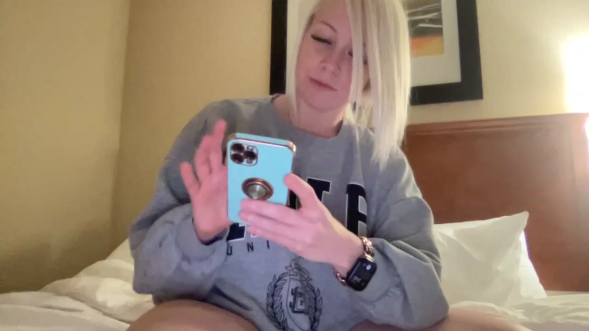 Gallery image thumbnail from MonroeLee's myfreecams stream on, 03/06/2023, 22:53 image 7 of 20